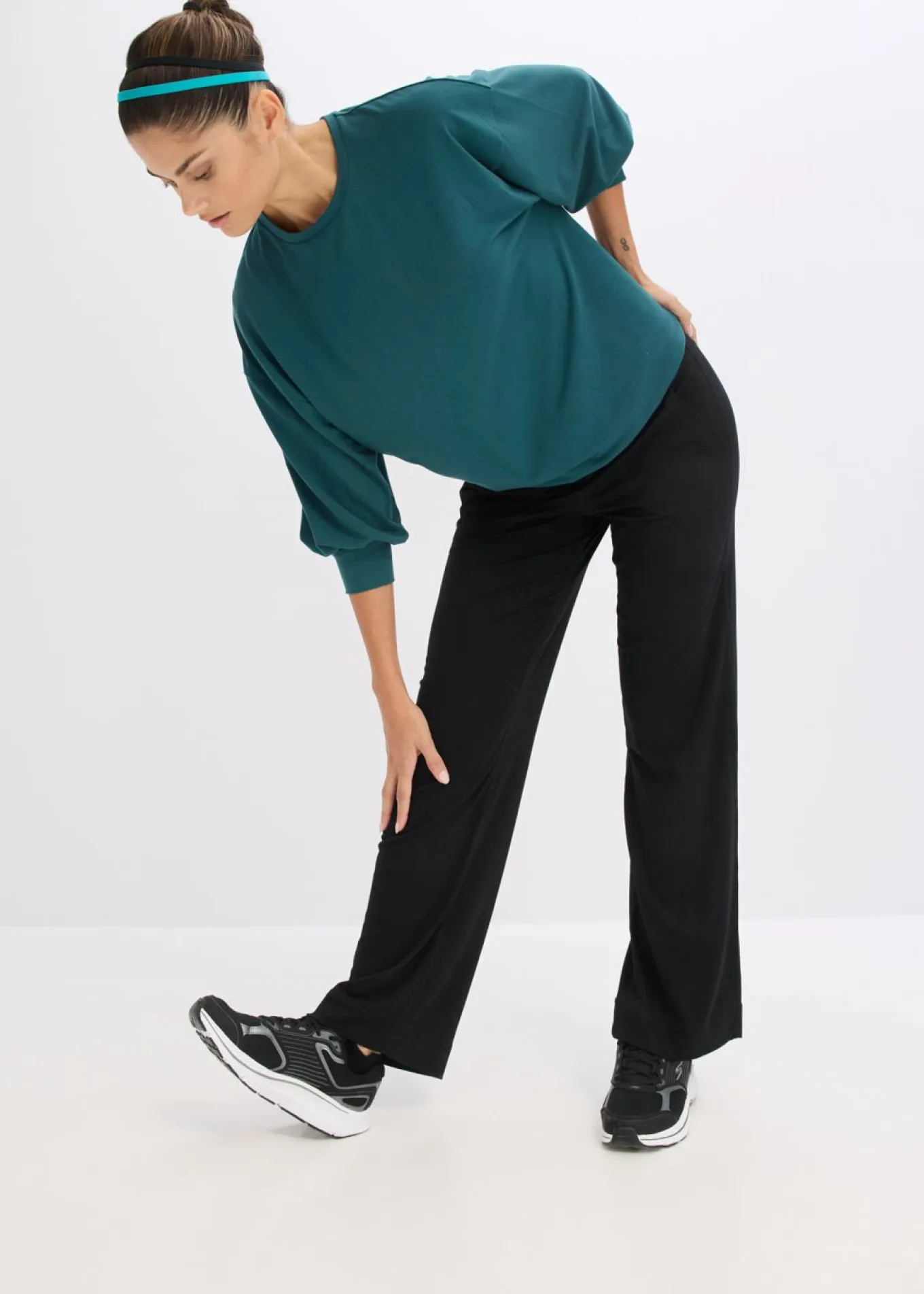 Pantalón deportivo con bolsillos y material de secado rápido