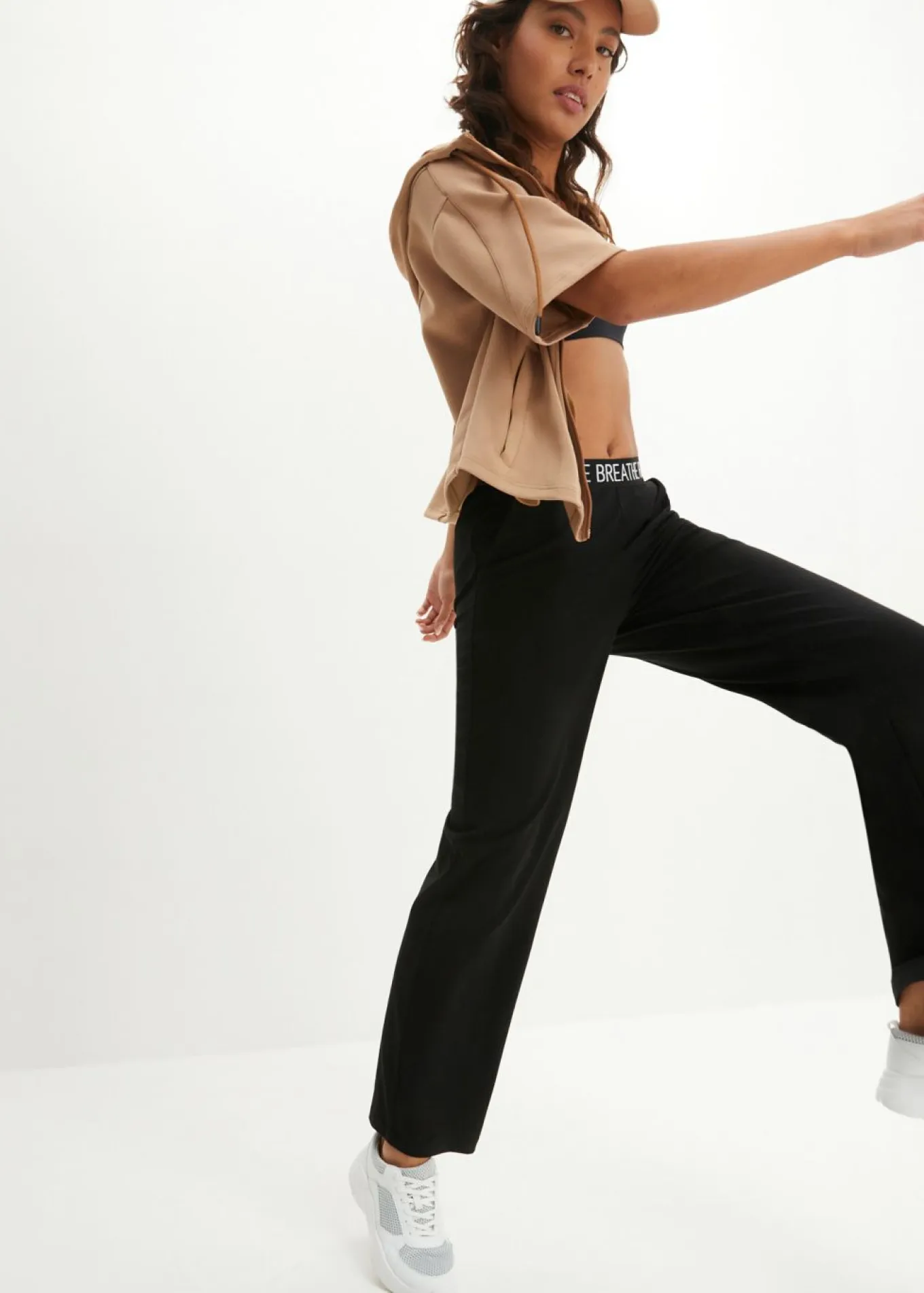 Pantalón deportivo con cintura elástica