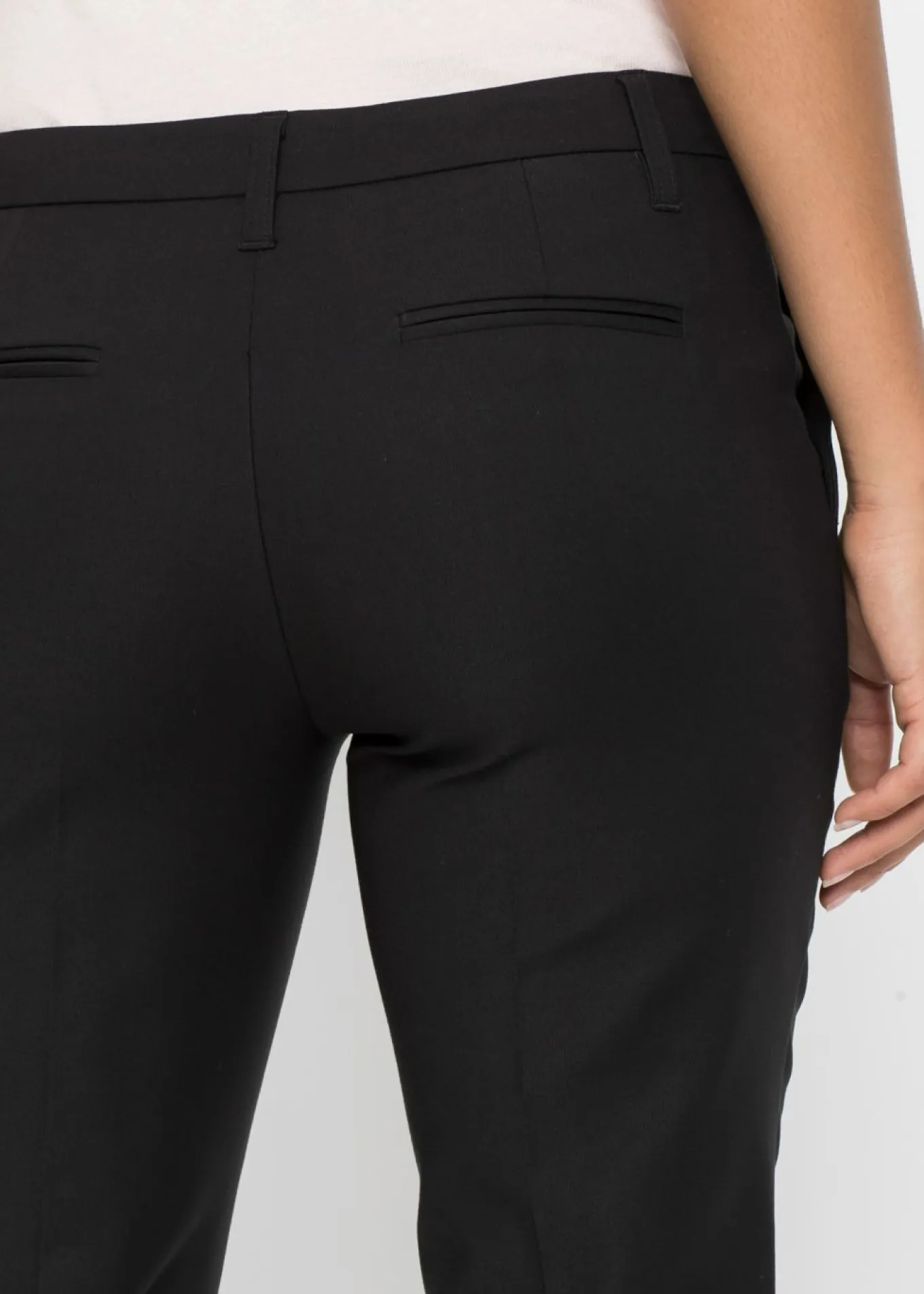 Pantalón ejecutivo de largo capri