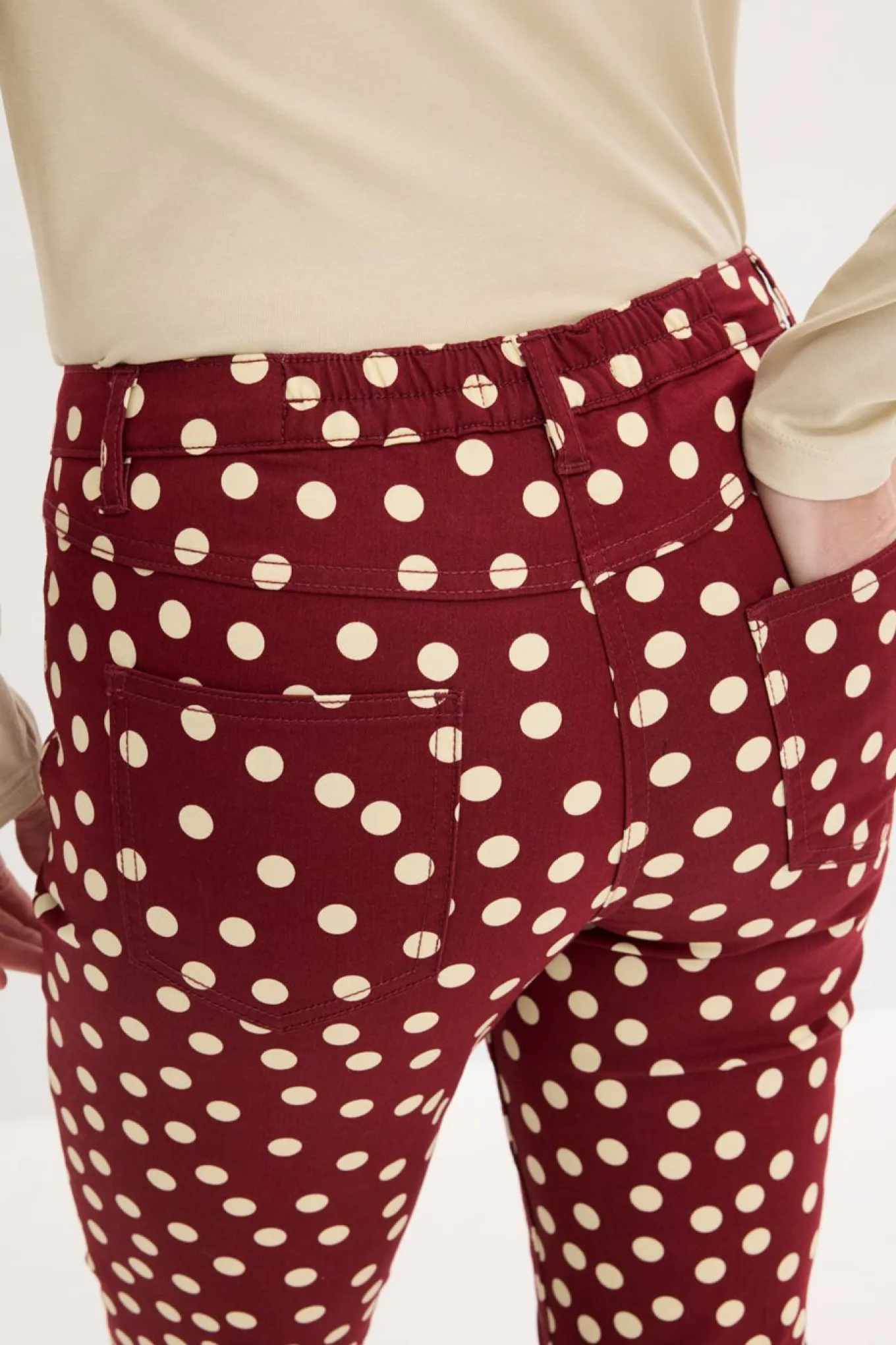 Pantalón elástico 5 bolsillos