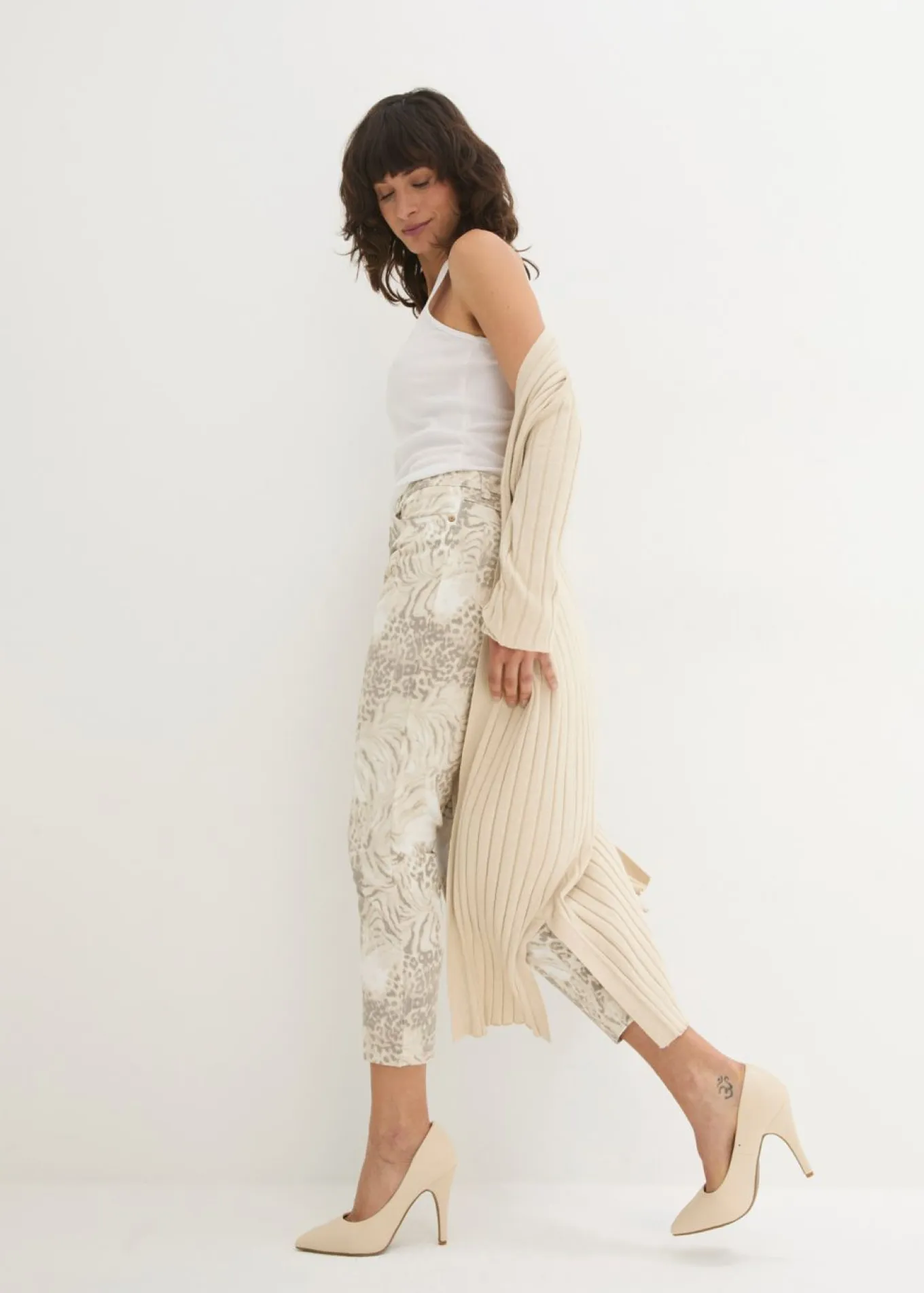 Pantalón elástico capri con estampado