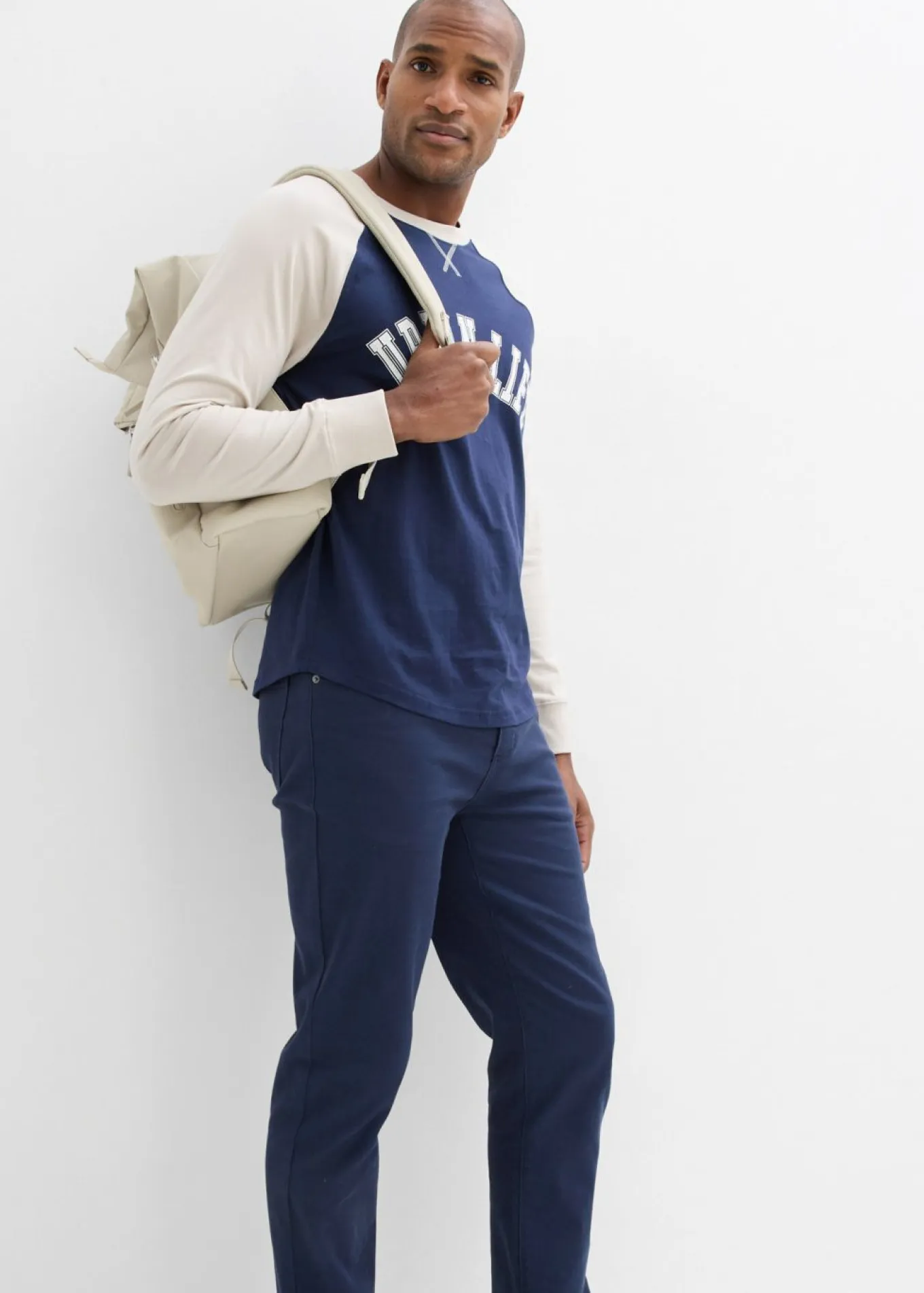 Pantalón elástico, classic fit, straight