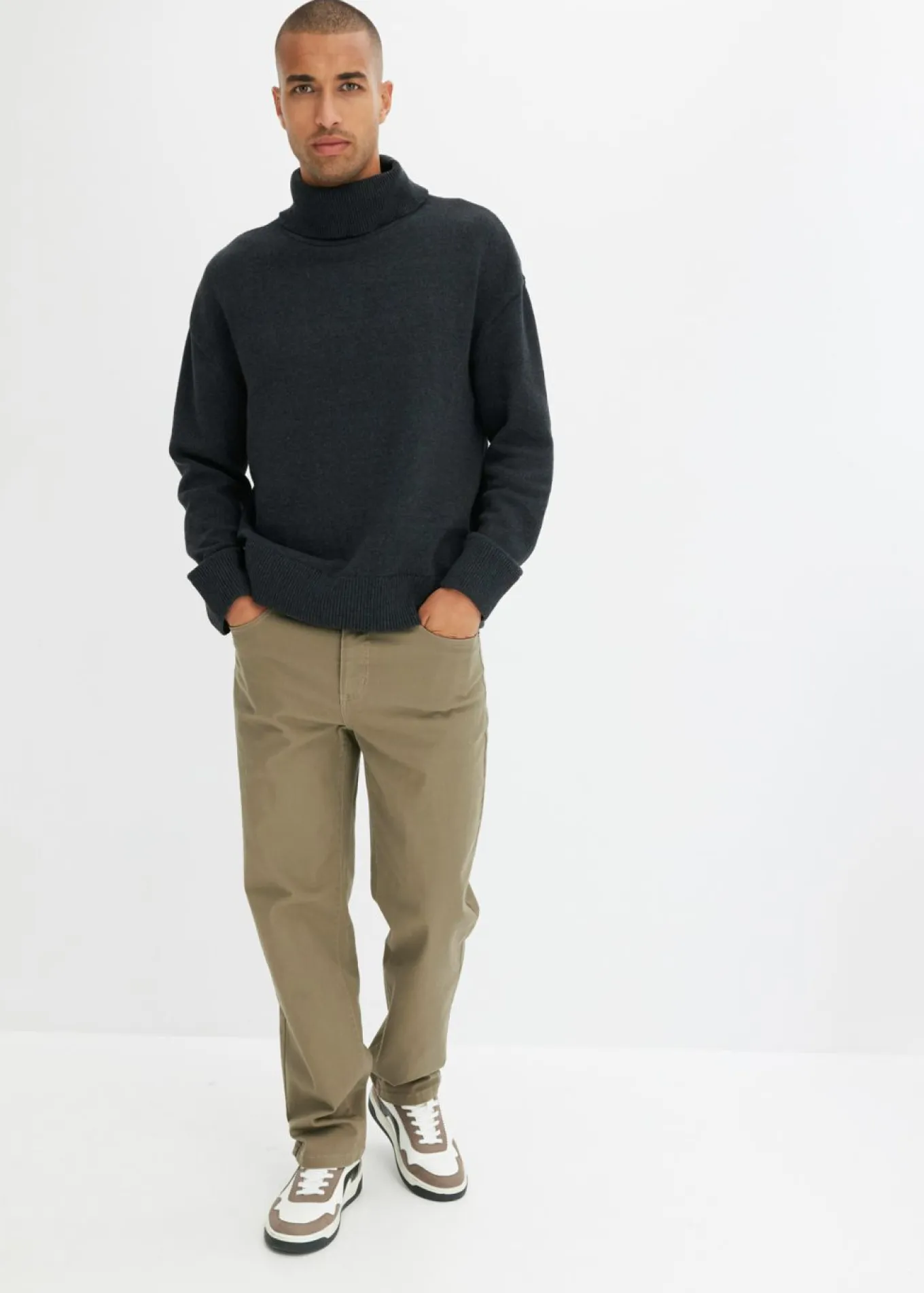 Pantalón elástico, classic fit, straight