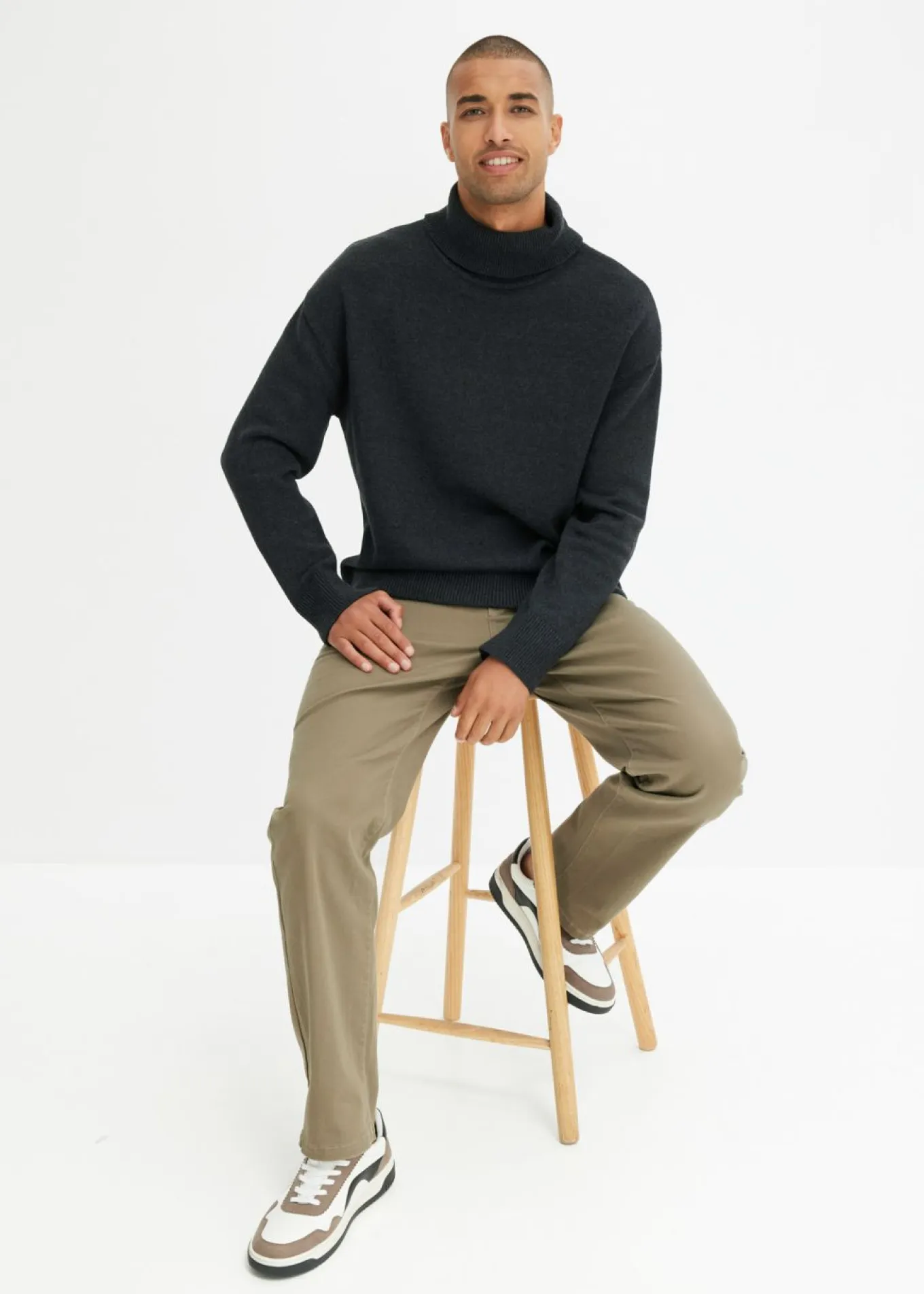 Pantalón elástico, classic fit, straight