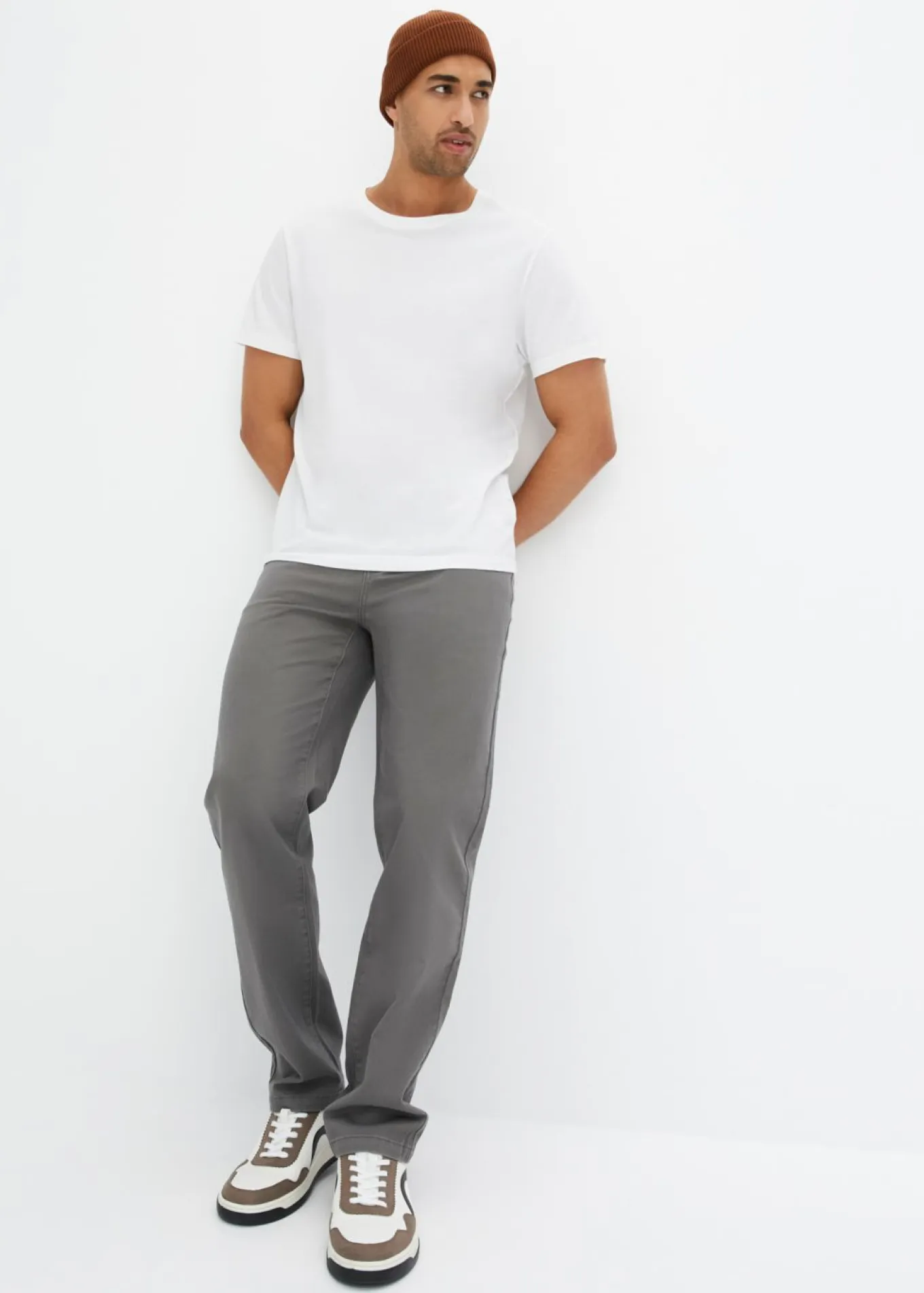 Pantalón elástico, classic fit, straight