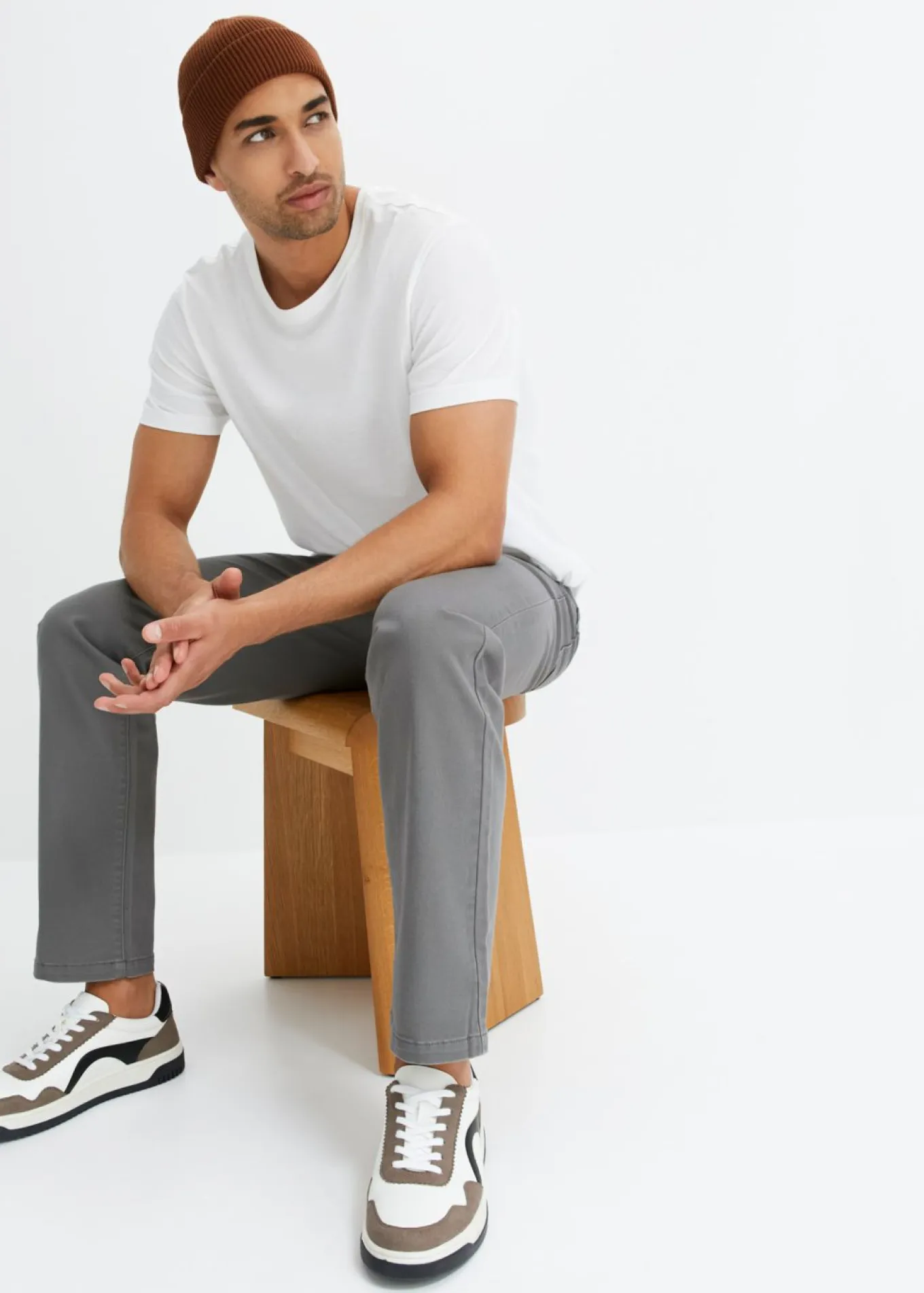 Pantalón elástico, classic fit, straight