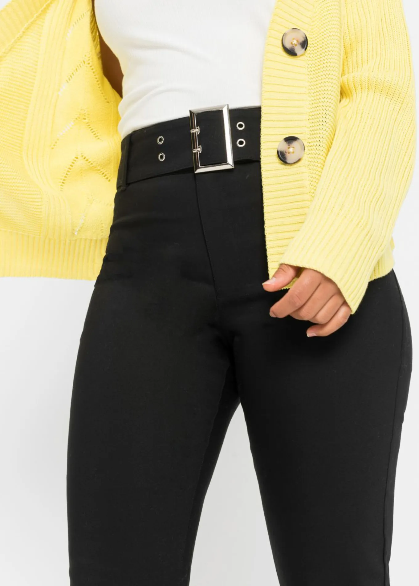 Pantalón elástico con cinturón