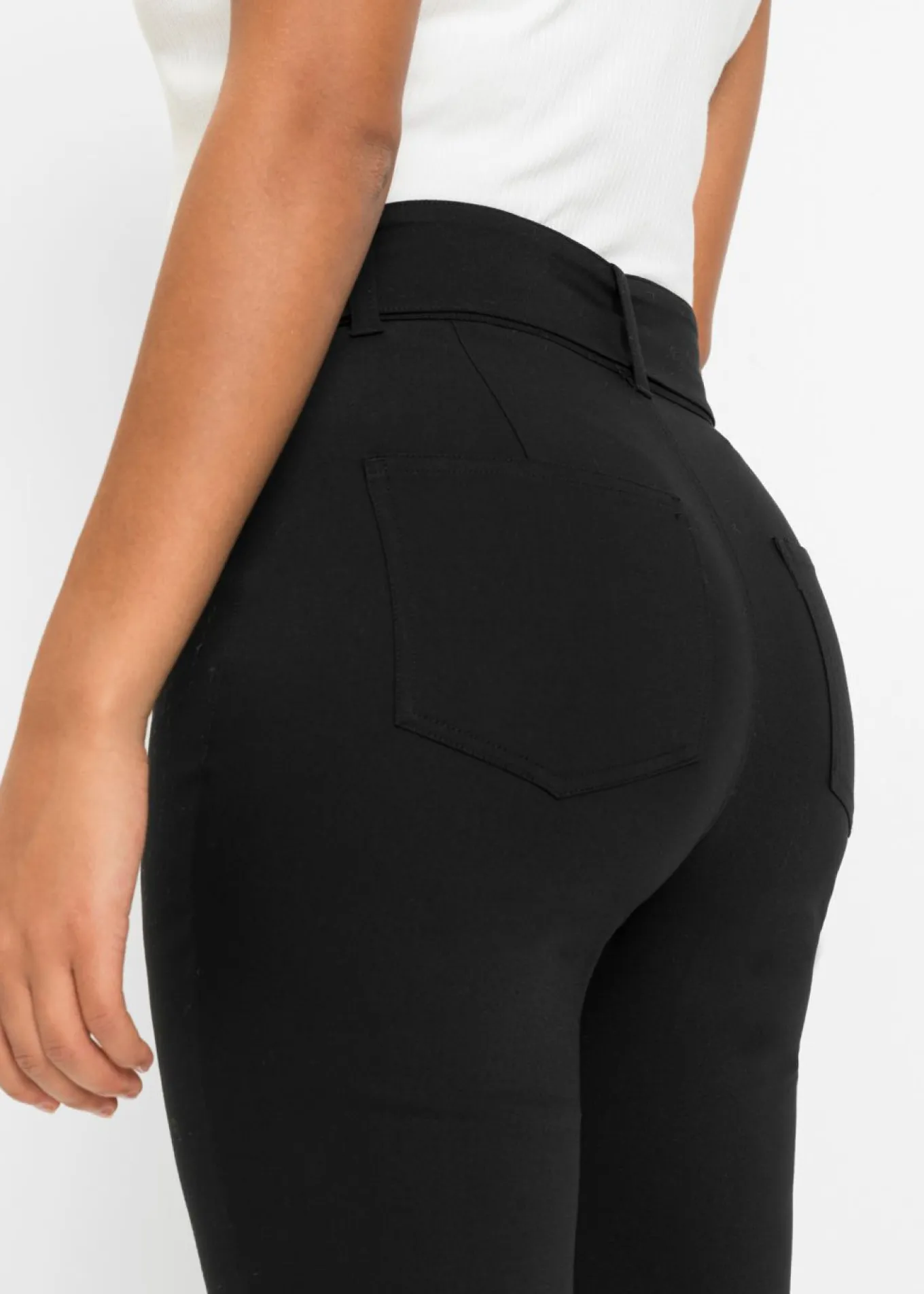 Pantalón elástico con cinturón
