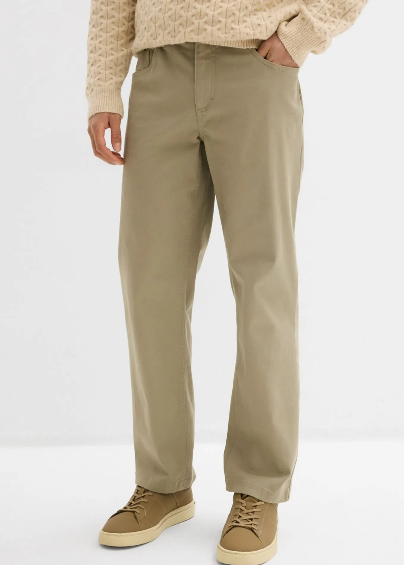 Pantalón elástico con corte informal, cinturilla elástica y forma recta