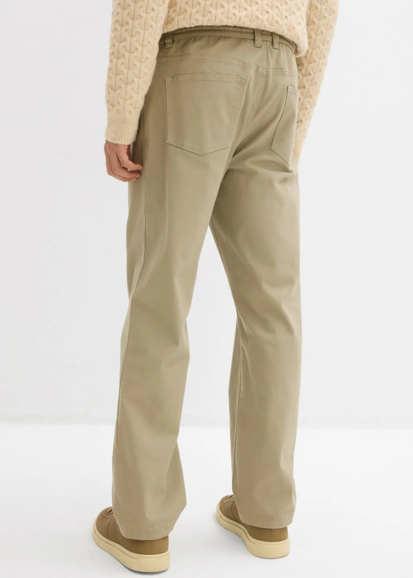 Pantalón elástico con corte informal, cinturilla elástica y forma recta