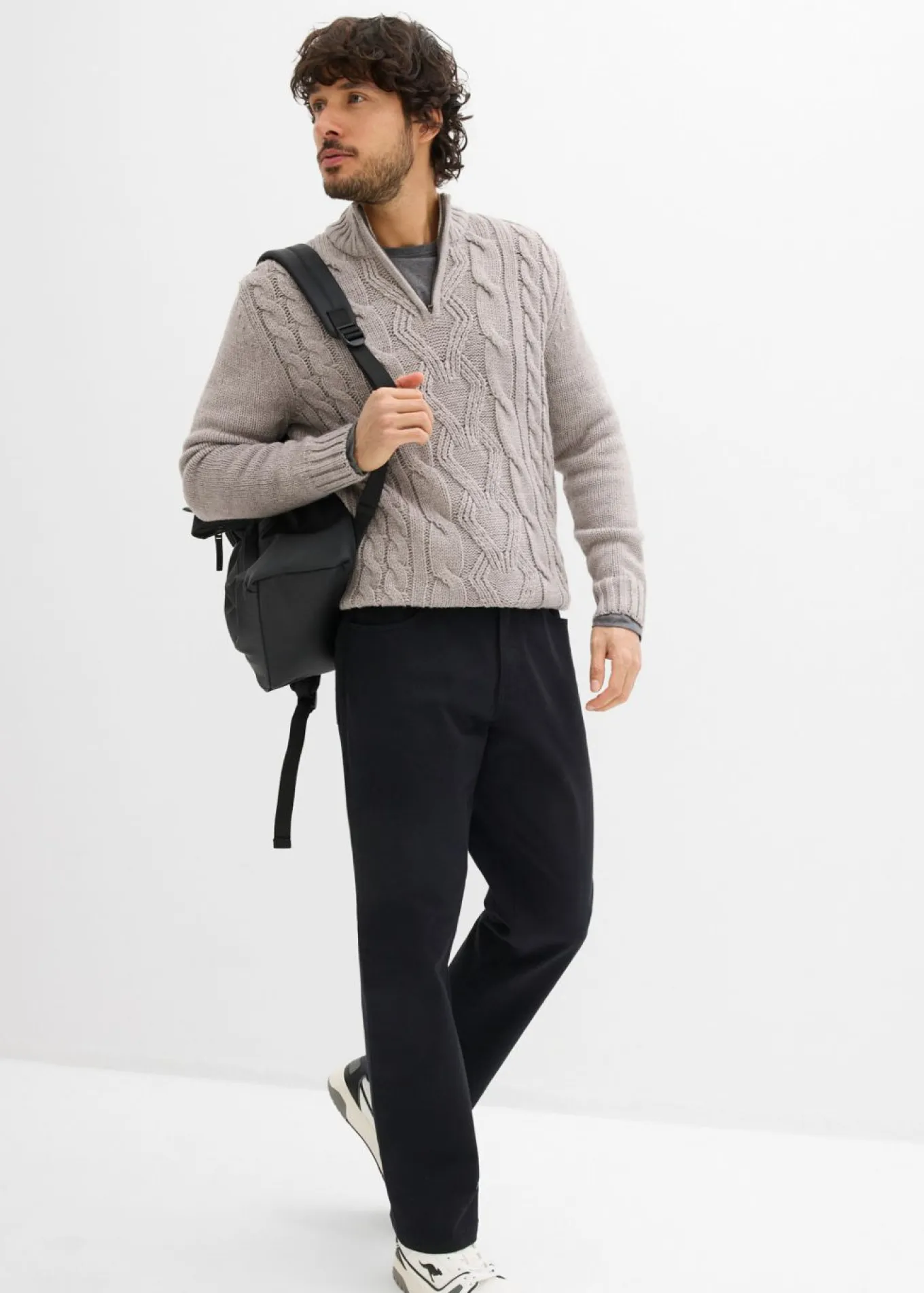 Pantalón elástico con corte informal, cinturilla elástica y forma recta