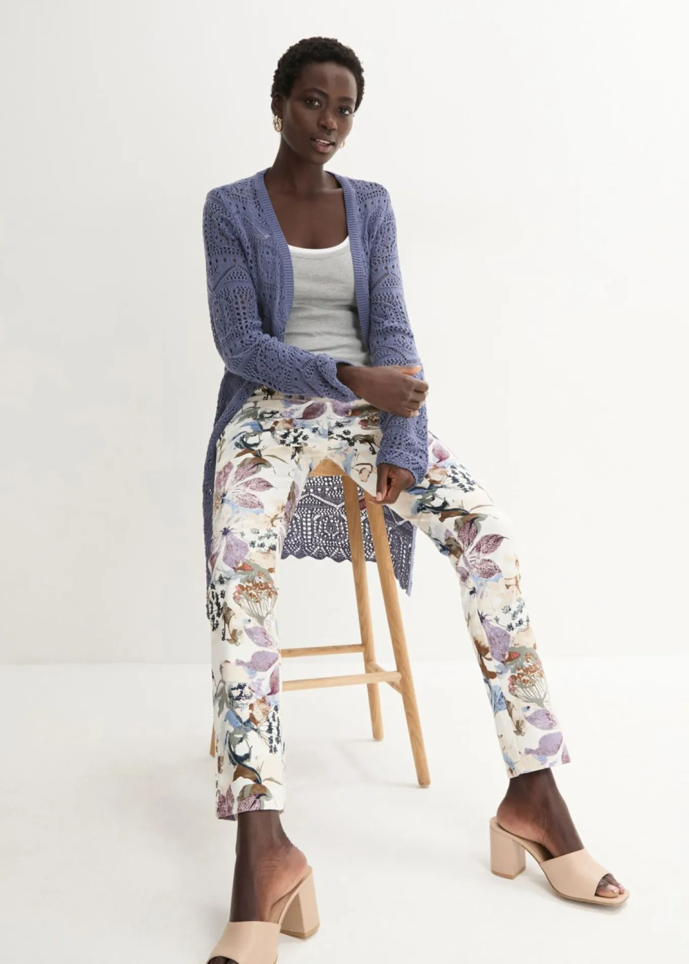 Pantalón elástico con estampado de flores