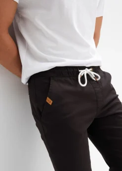 Pantalón elástico de corte regular y recto