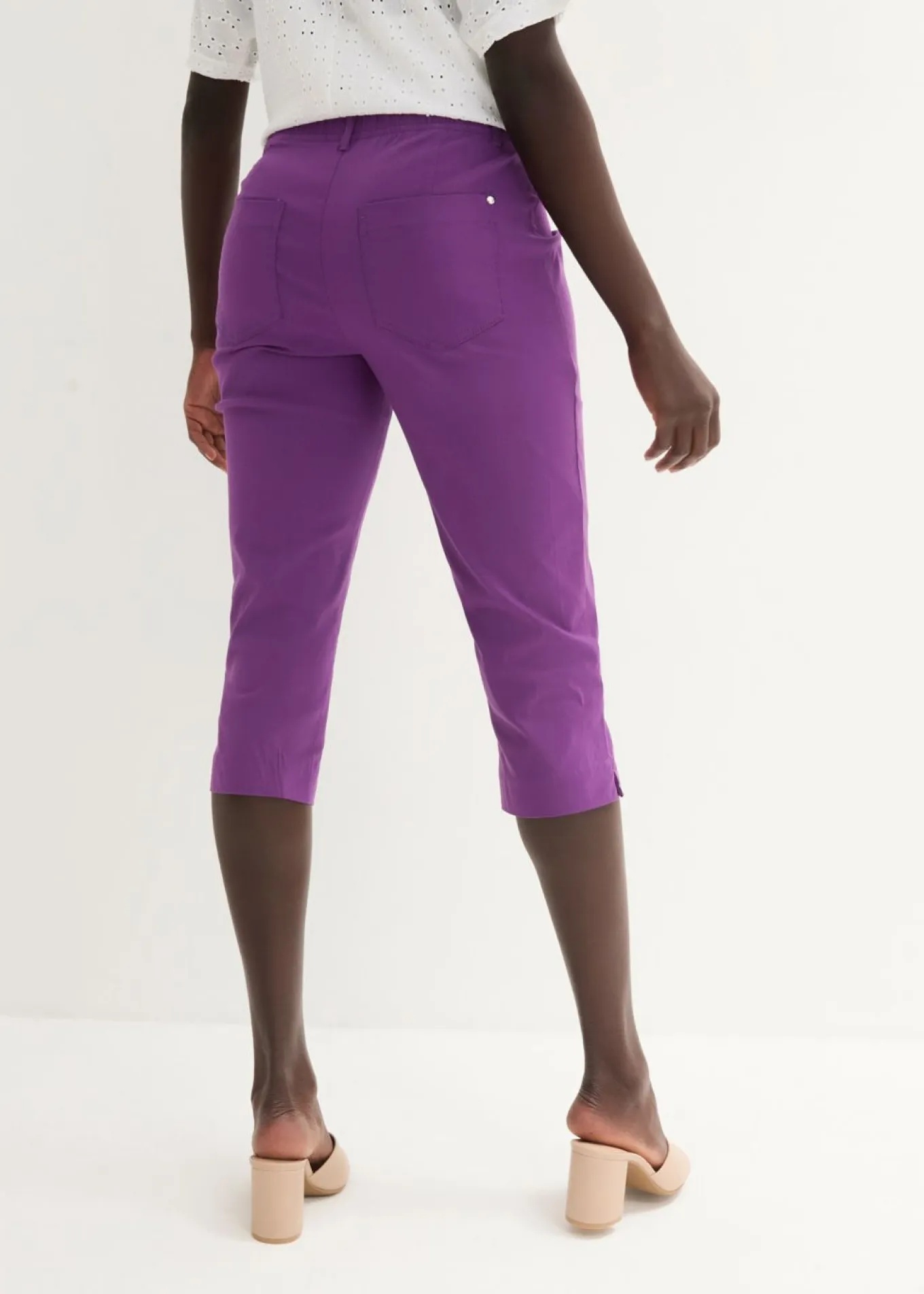 Pantalón elástico de corte capri con cintura elástica