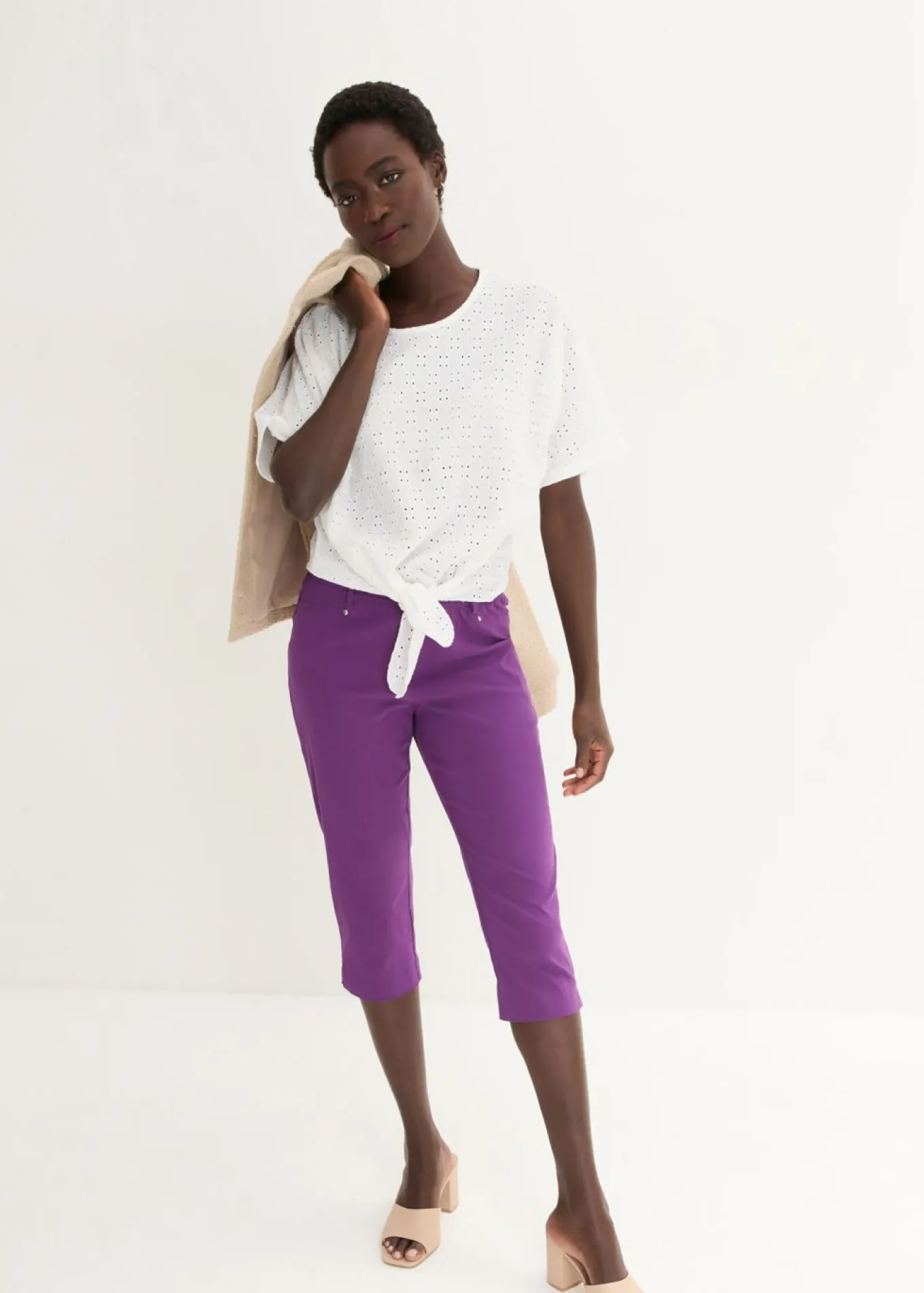Pantalón elástico de corte capri con cintura elástica