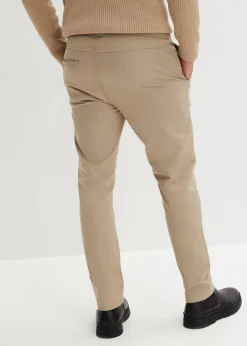 Pantalón elástico de corte recto y ajustado