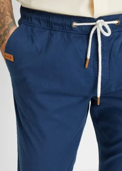 Pantalón elástico de corte recto y ajustado