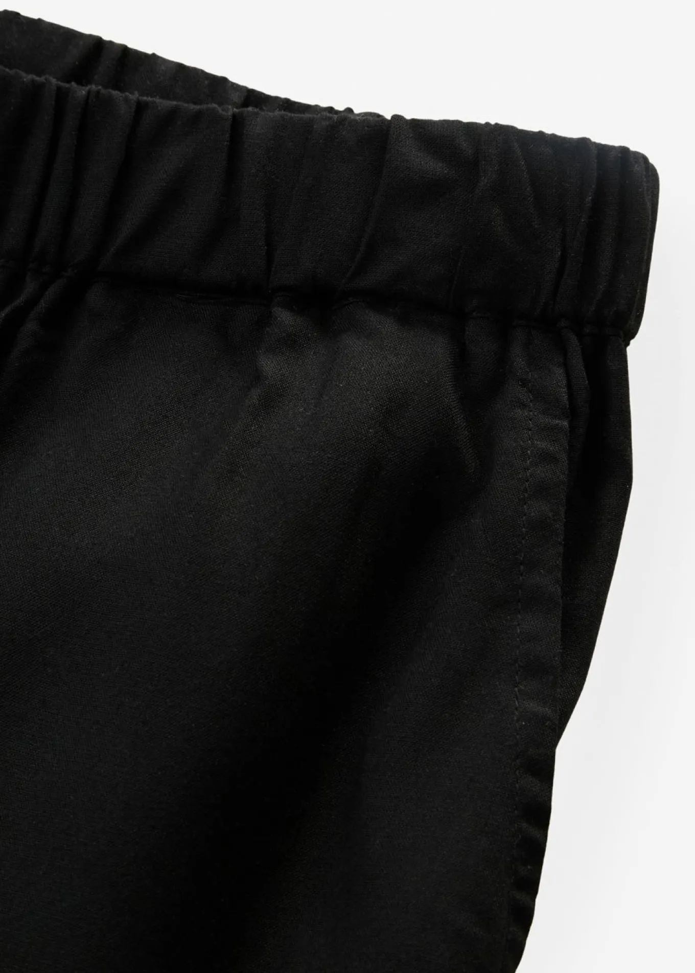 Pantalón elástico de viscosa con cinturilla cómoda