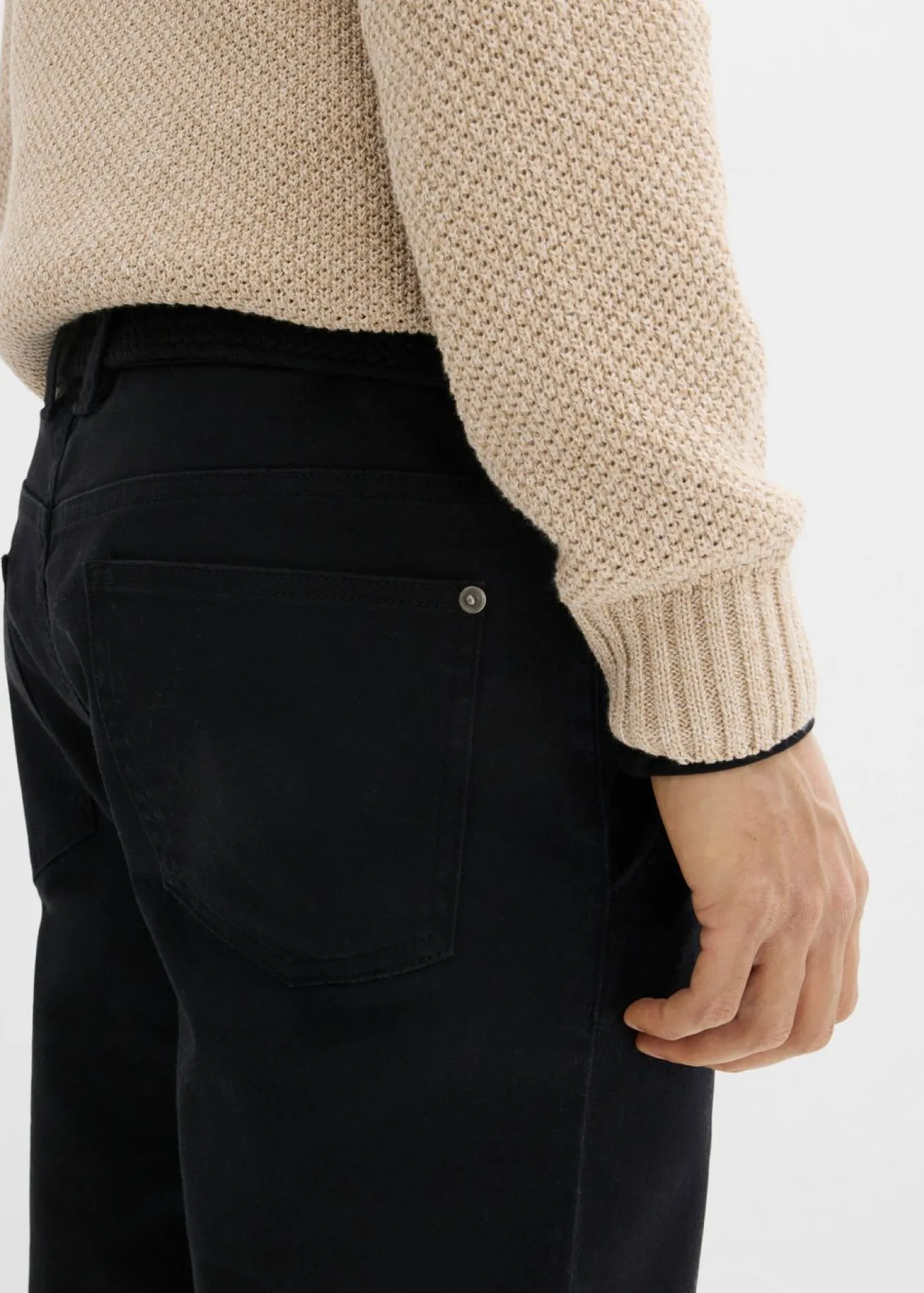 Pantalón elástico tipo chinos con regular, cinturilla elástica, cinturón y forma recta
