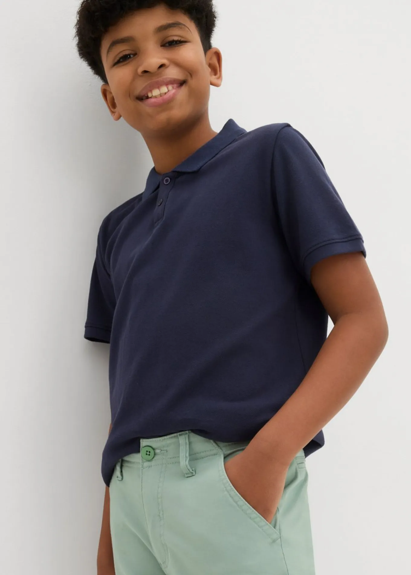 Pantalón elástico tipo chino con cintura ajustable y corte ajustado/recto