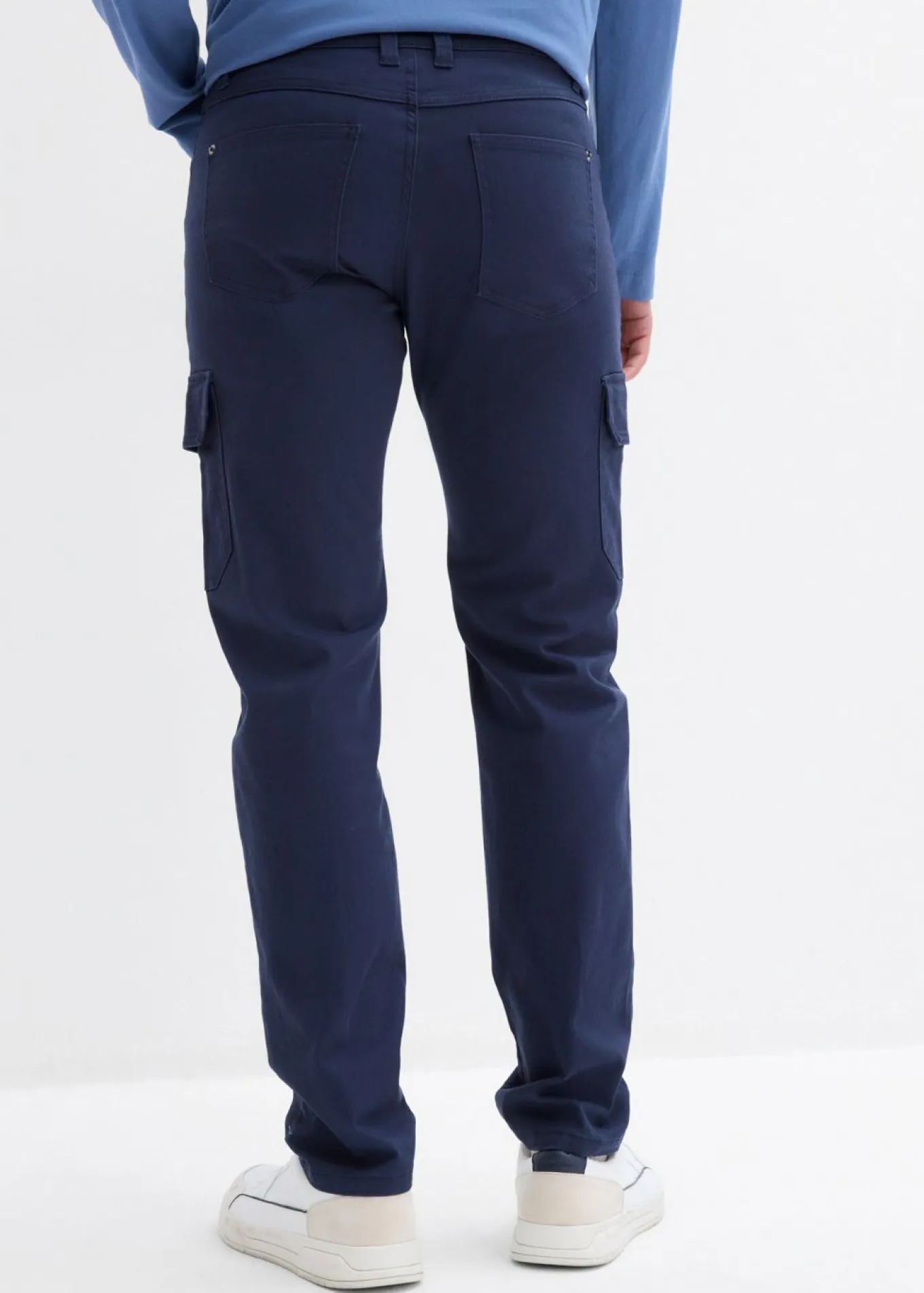 Pantalón elásticos, slim fit, con bolsillos cargo, straight