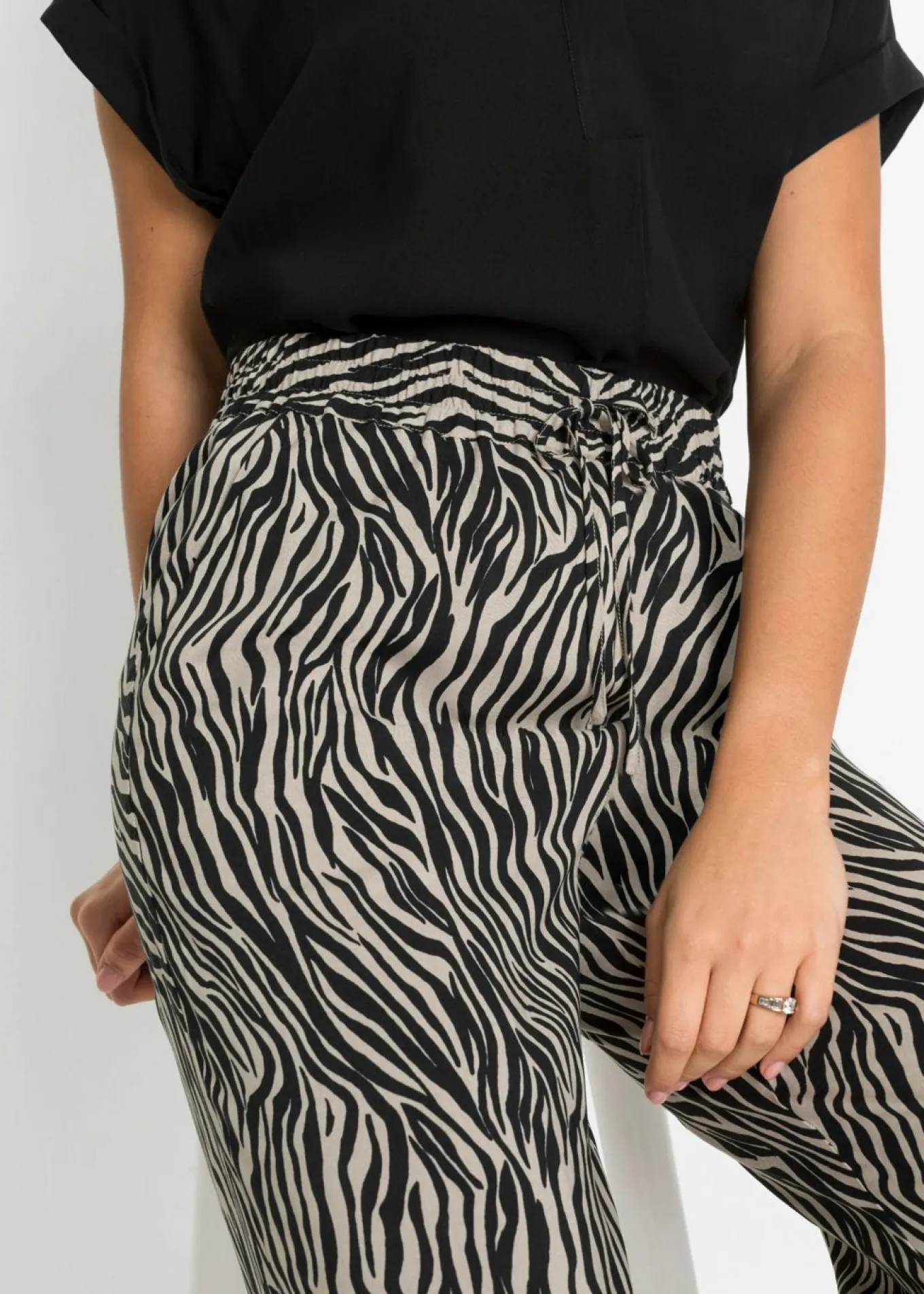 Pantalón estampado de viscosa fluida