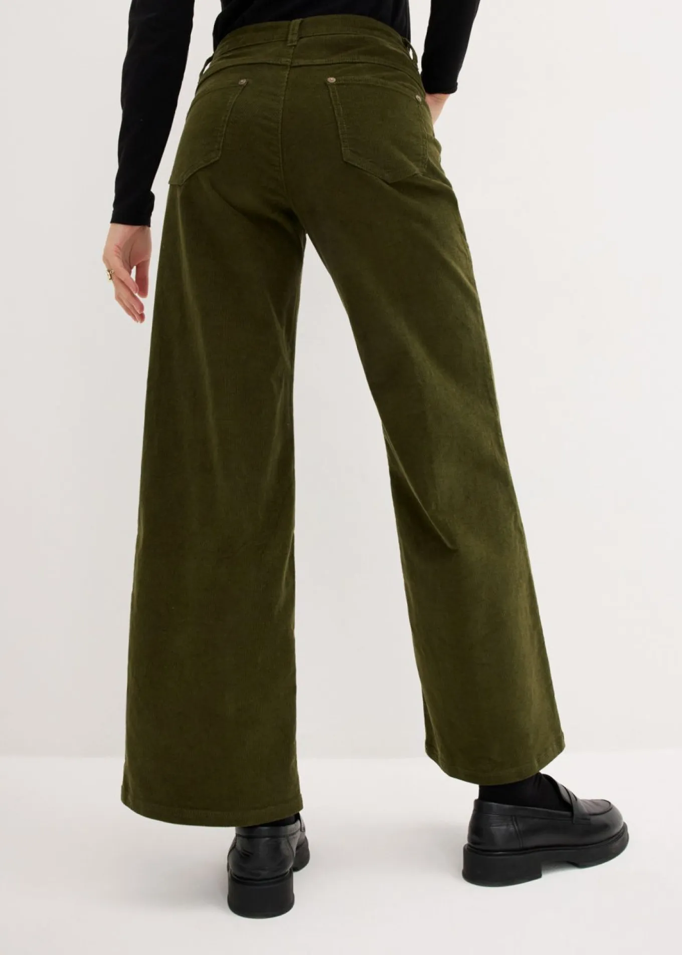Pantalón estilo Marlene de pana