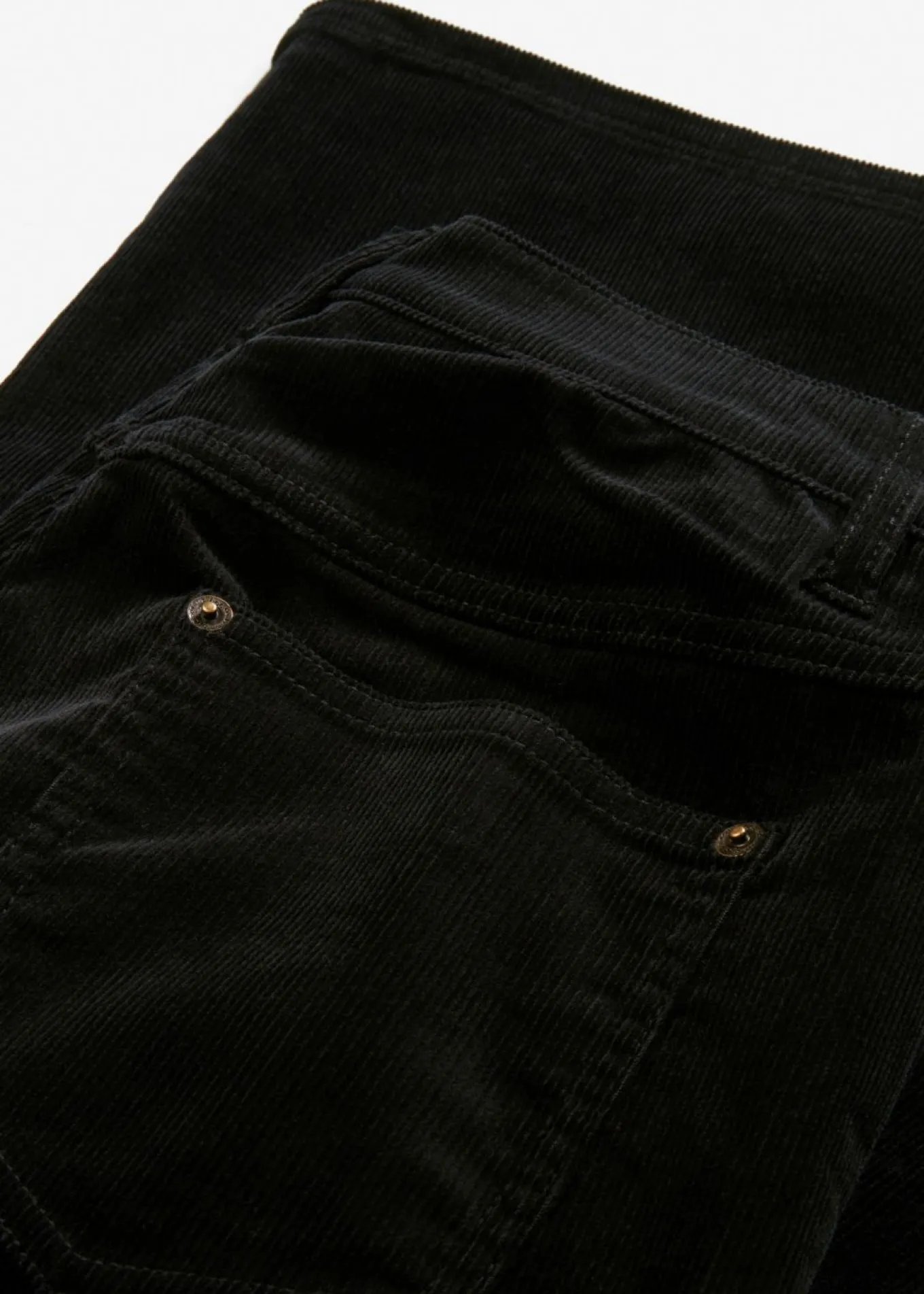 Pantalón estilo Marlene de pana