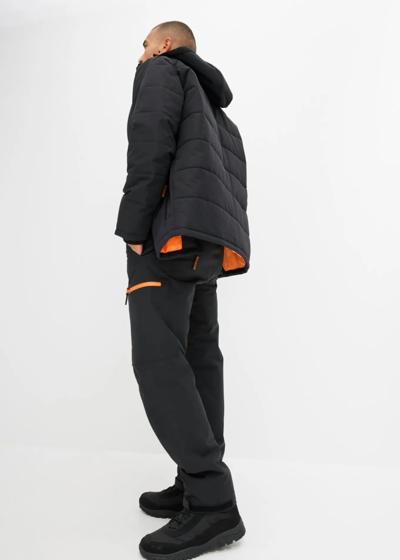 Pantalón funcional tipo cargo, impermeable, con forro cálido, relaxed fit