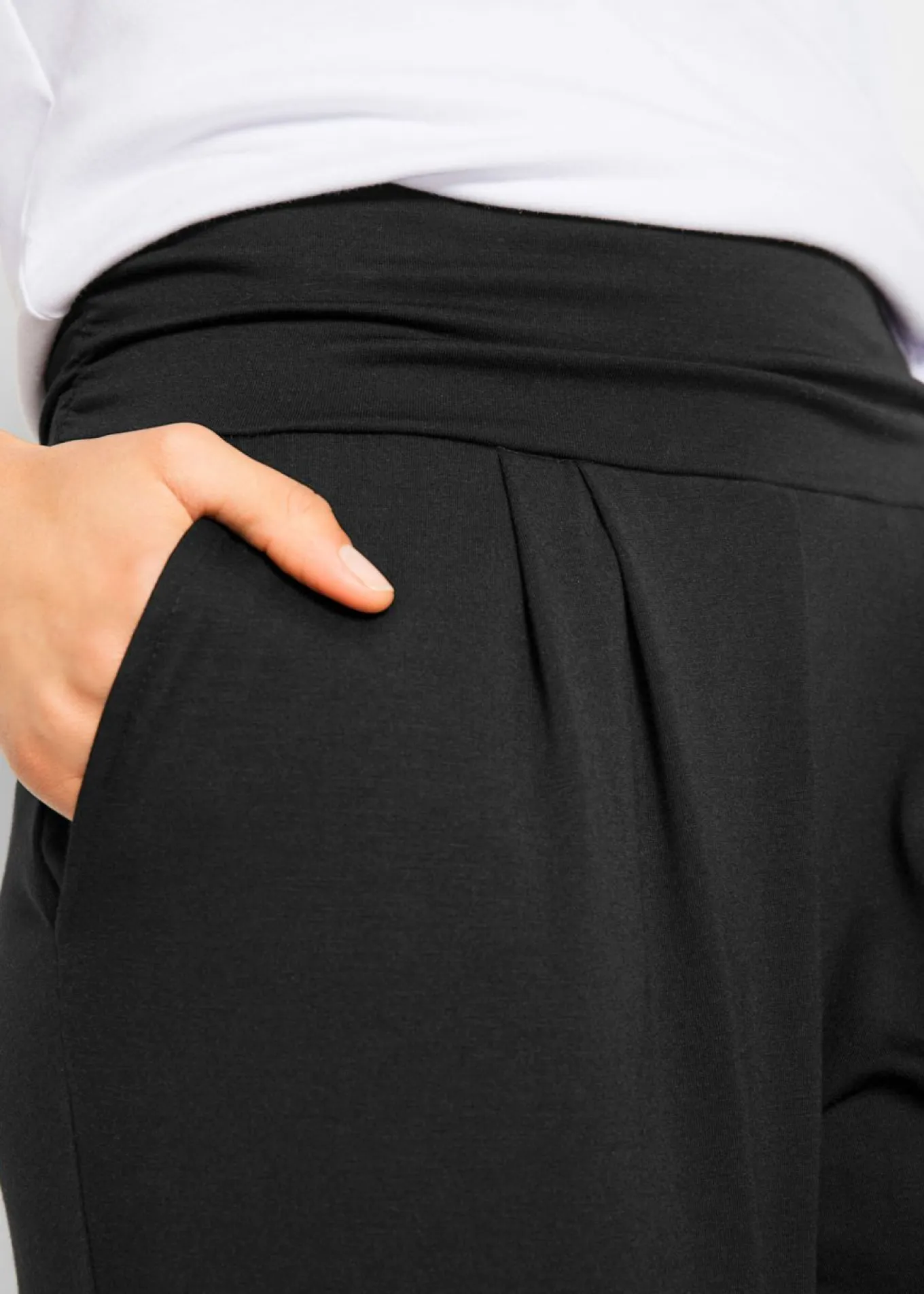 Pantalón harem con viscosa