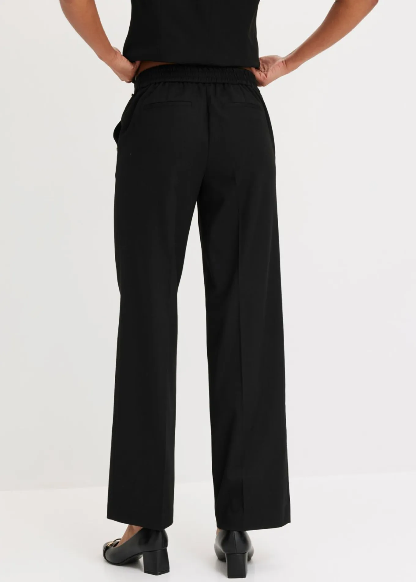 Pantalón Marlene con botones decorativos
