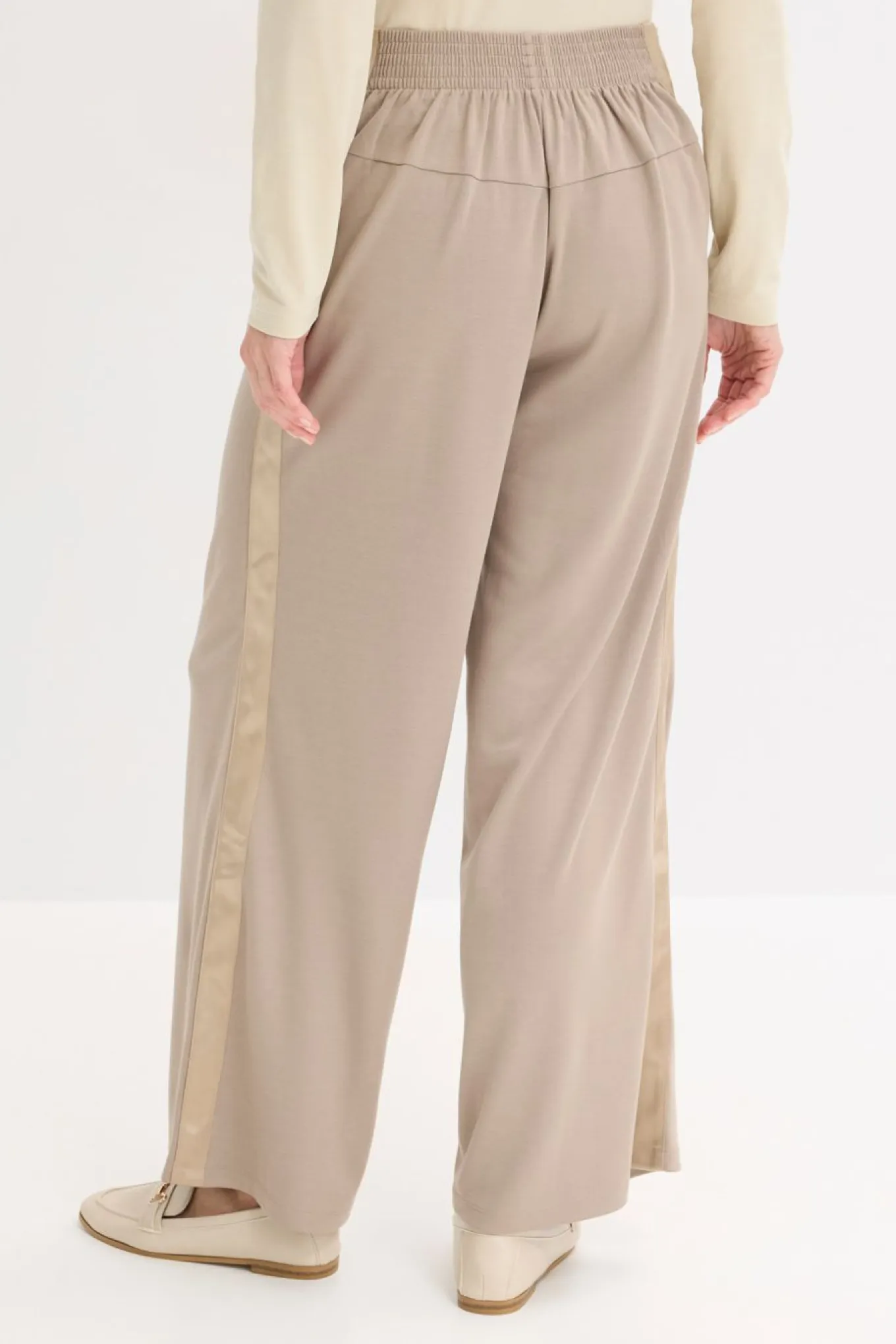 Pantalón Marlene de Punto di Roma con cinta de satén