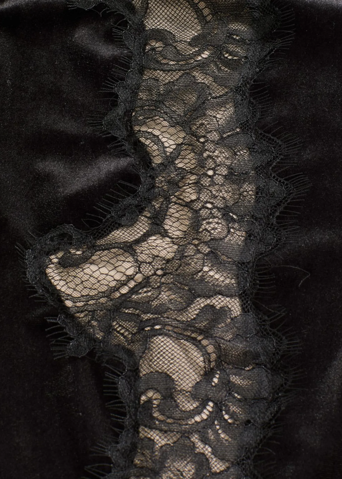 Pantalón Marlene de terciopelo suave con inserción de encaje