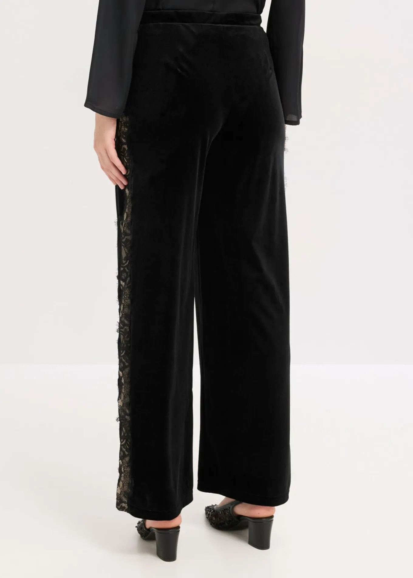 Pantalón Marlene de terciopelo suave con inserción de encaje