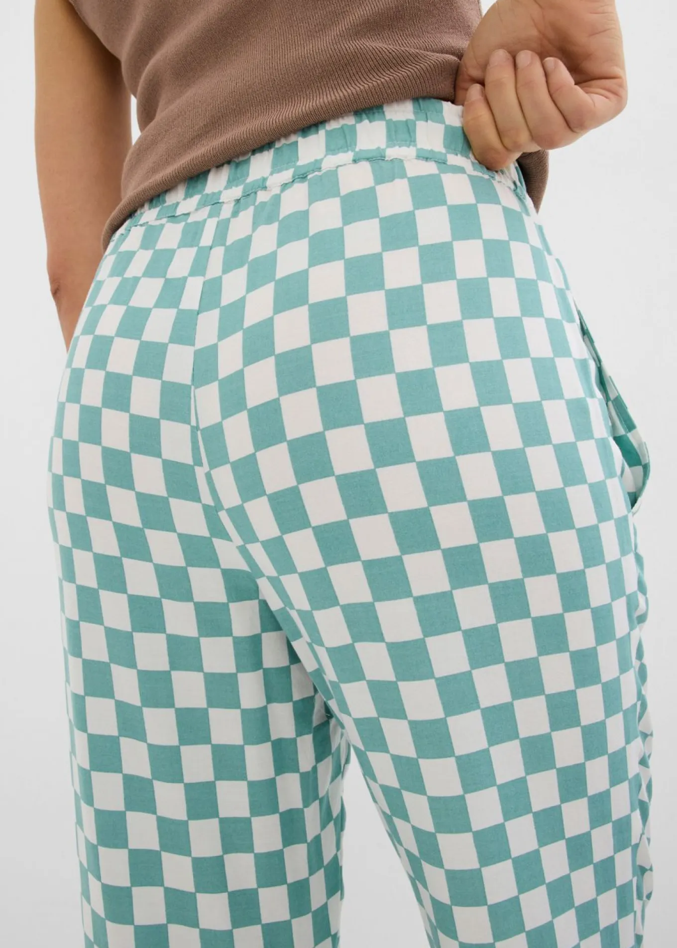 Pantalón Marlene de viscosa fluida con estampado de cuadros