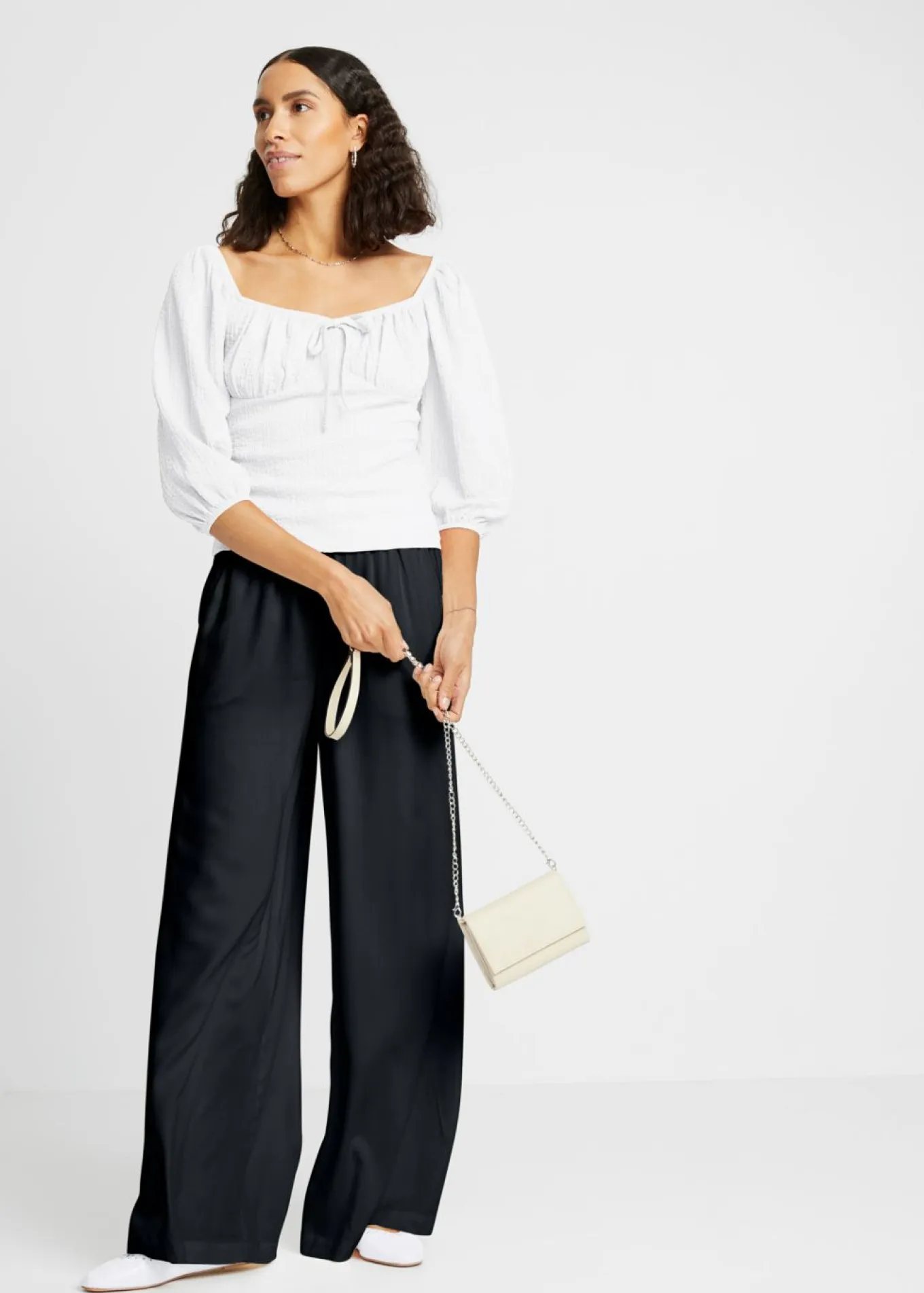 Pantalón Marlene de viscosa ligeramente brillante