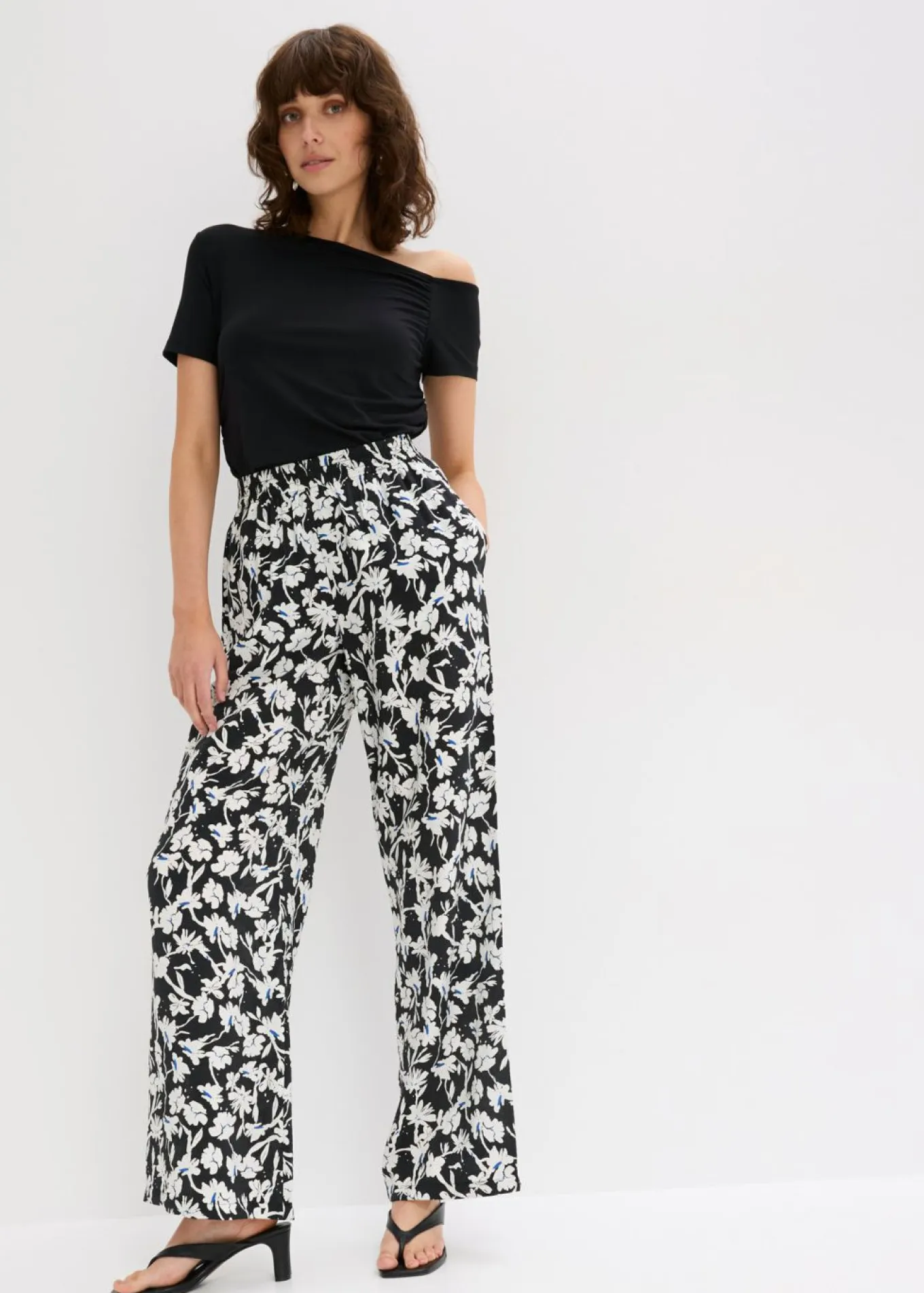 Pantalón palazzo de material estructurado