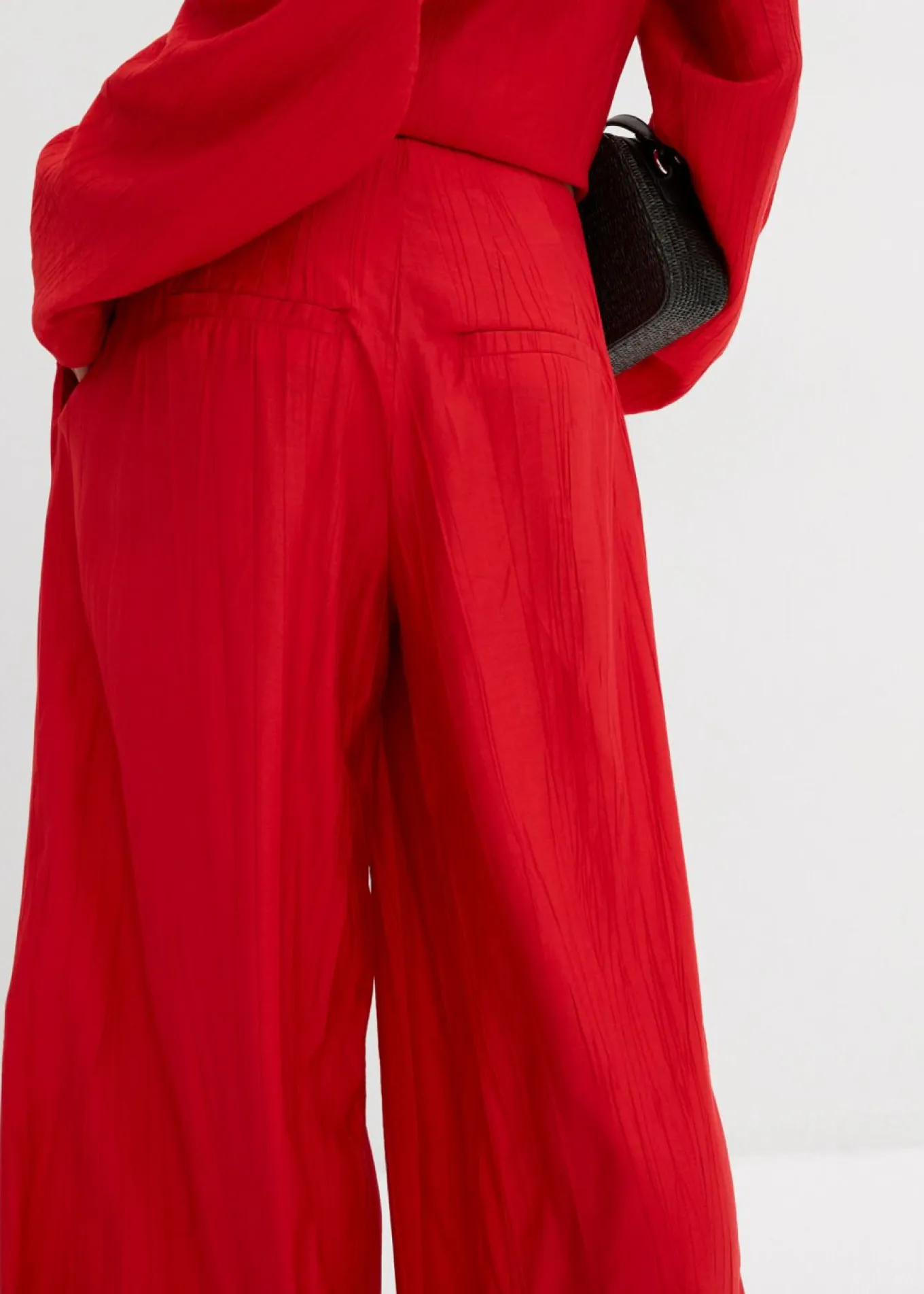 Pantalón palazzo de mezcla de viscosa arrugada con estructura