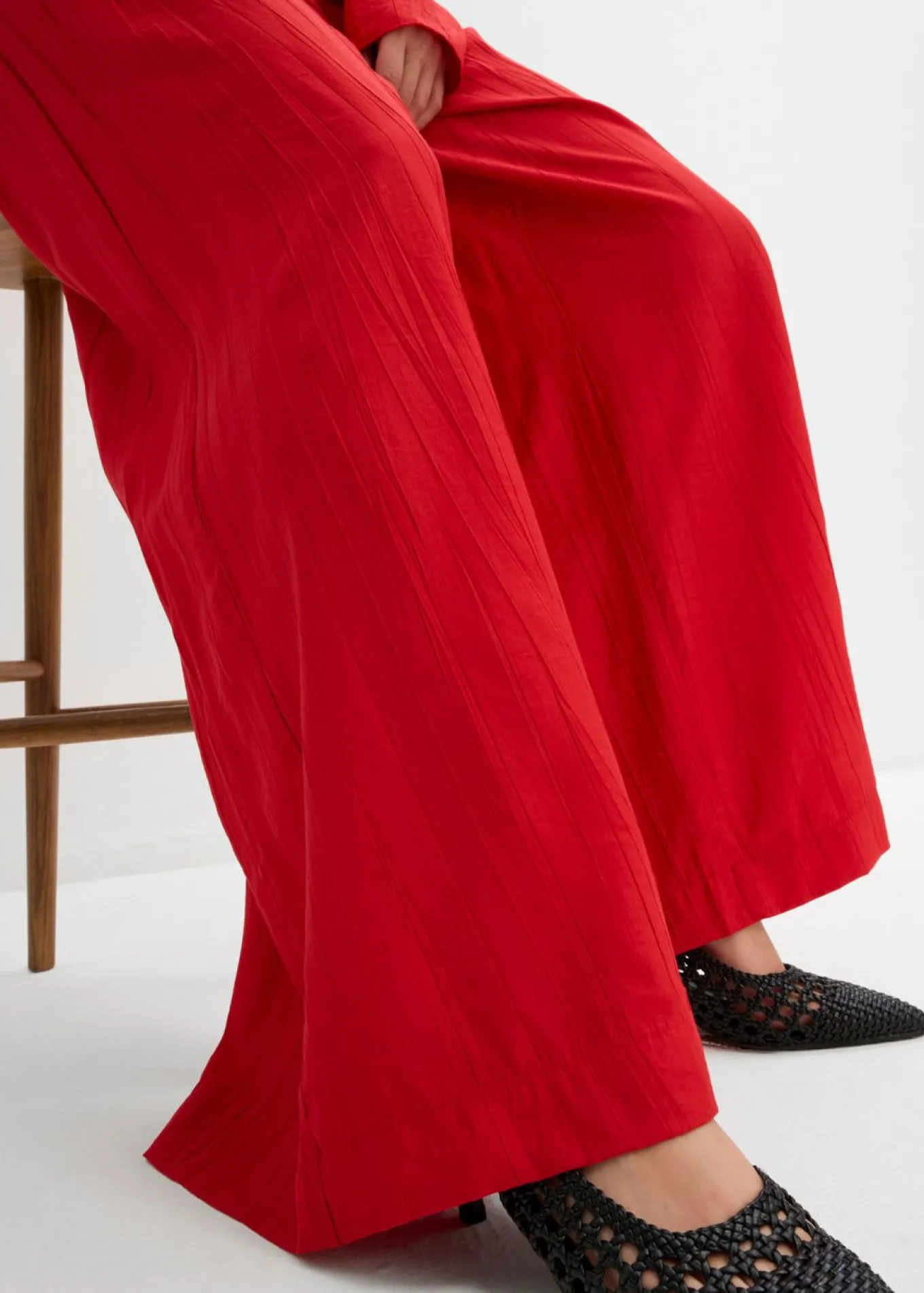 Pantalón palazzo de mezcla de viscosa arrugada con estructura