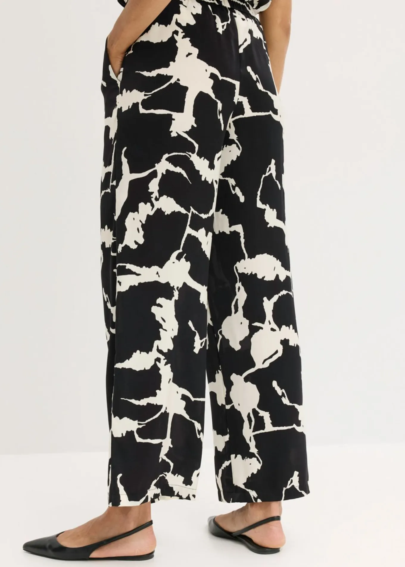 Pantalón palazzo de satén fluido