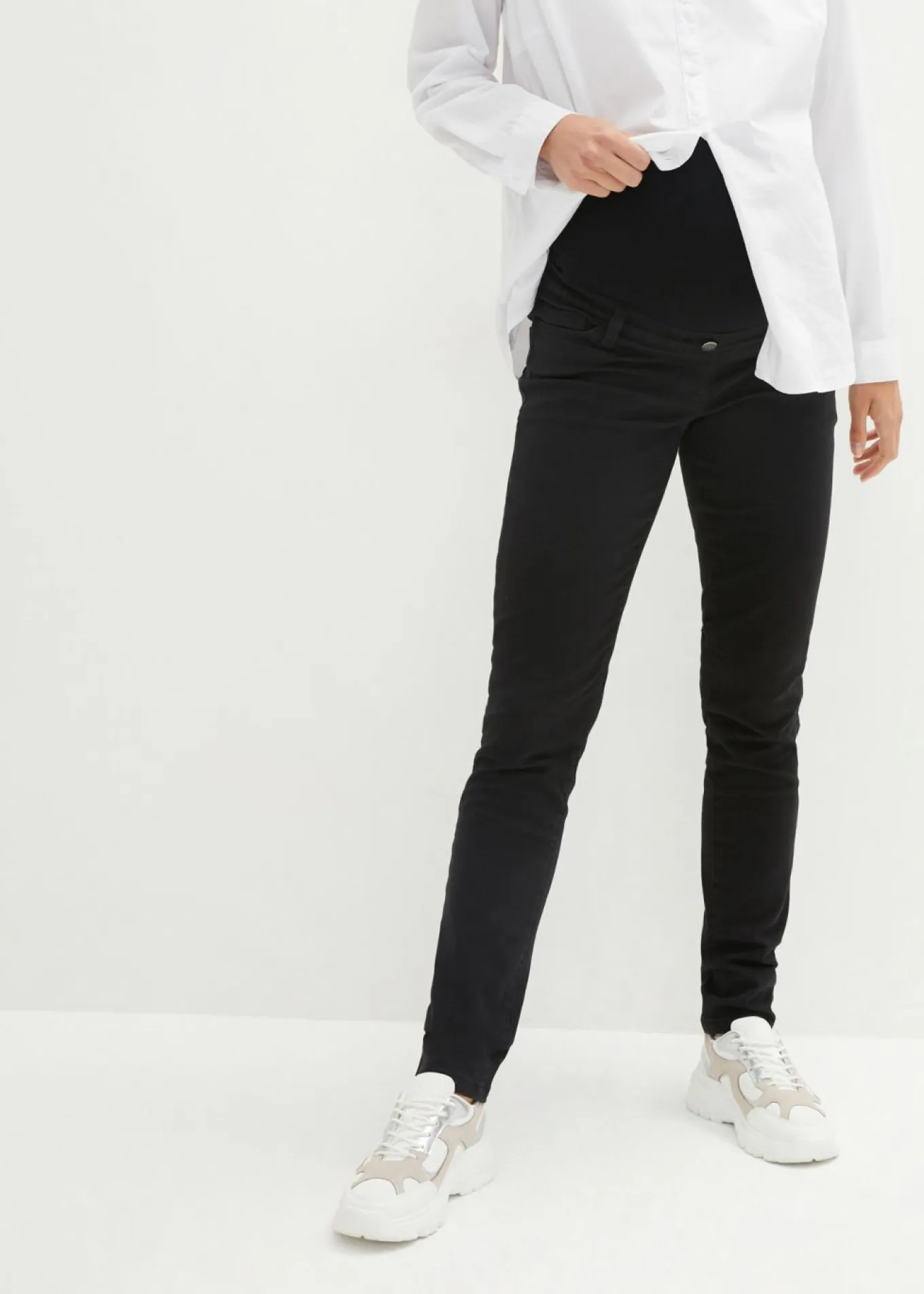 Pantalón premamá con material elástico y corte slim