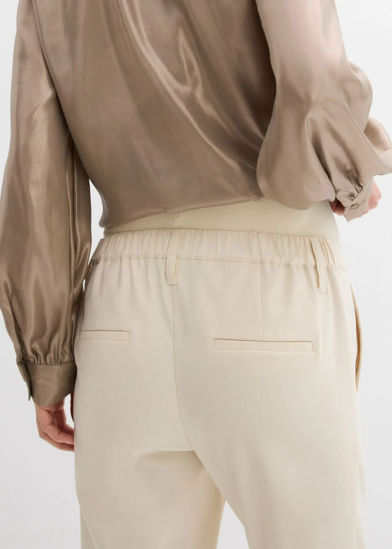 Pantalón premamá elástico con pernera acampanada
