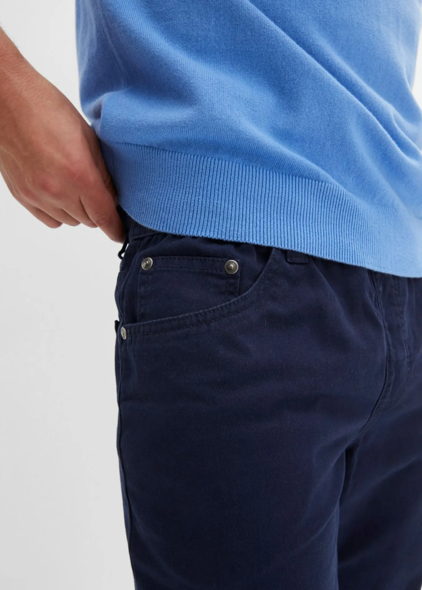 Pantalón sin cierre de algodón puro con corte recto y regular