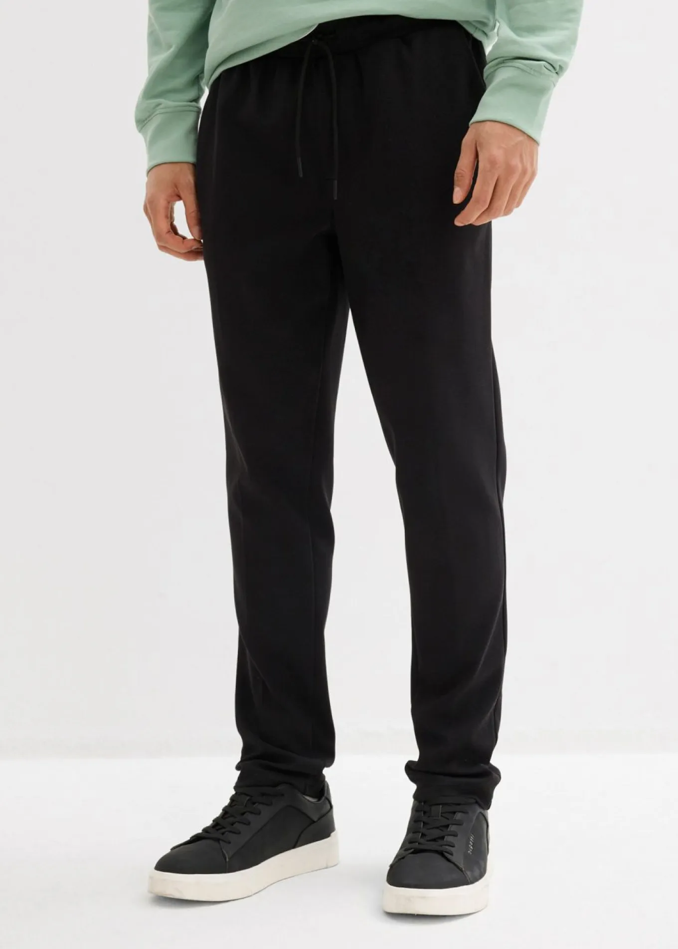 Pantalón sin cierre, slim fit, tapered