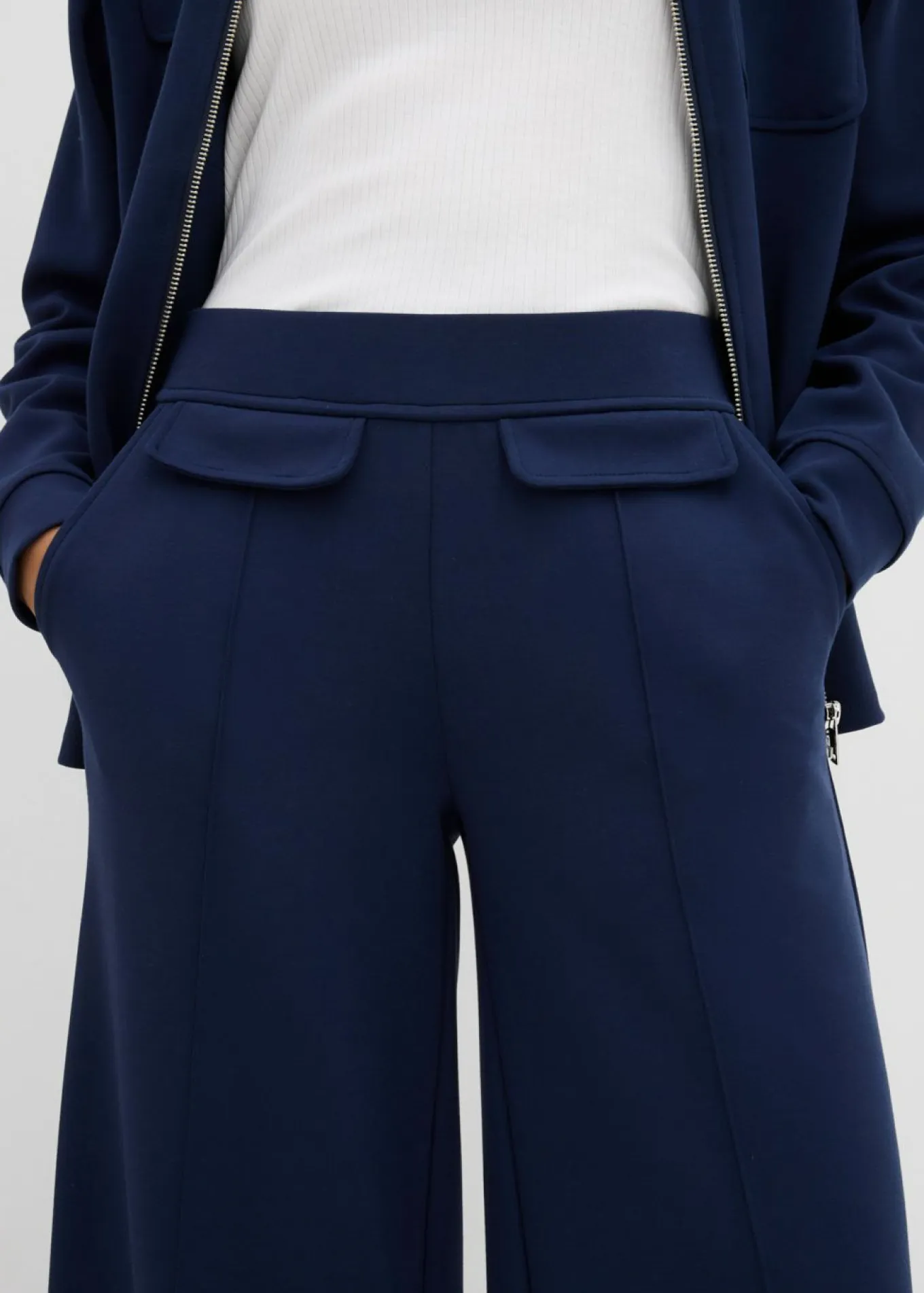 Pantalón tipo bootcut de mezcla de viscosa ligeramente brillante