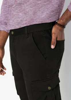 Pantalón tipo cargo con corte regular, diseño recto y cinturilla elástica