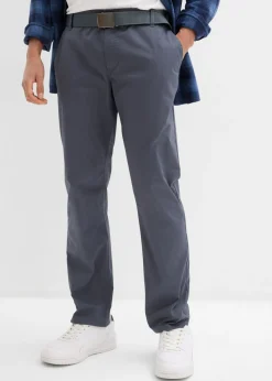 Pantalón tipo chino con corte regular, cinturilla elástica, cinturón y forma recta