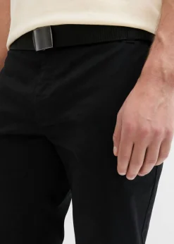 Pantalón tipo chino con corte regular, cinturilla elástica, cinturón y forma recta