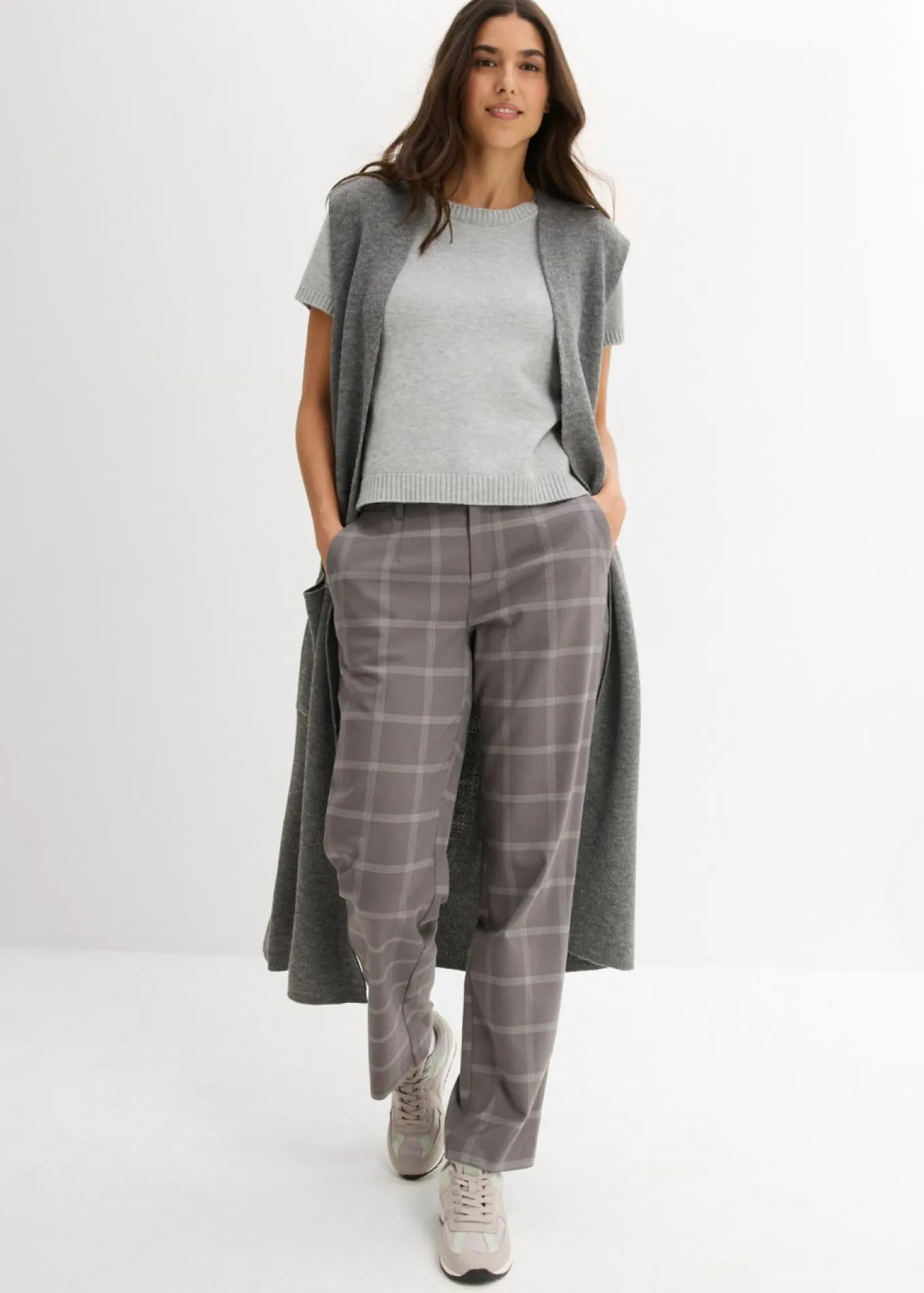 Pantalón tipo chino de cuadros