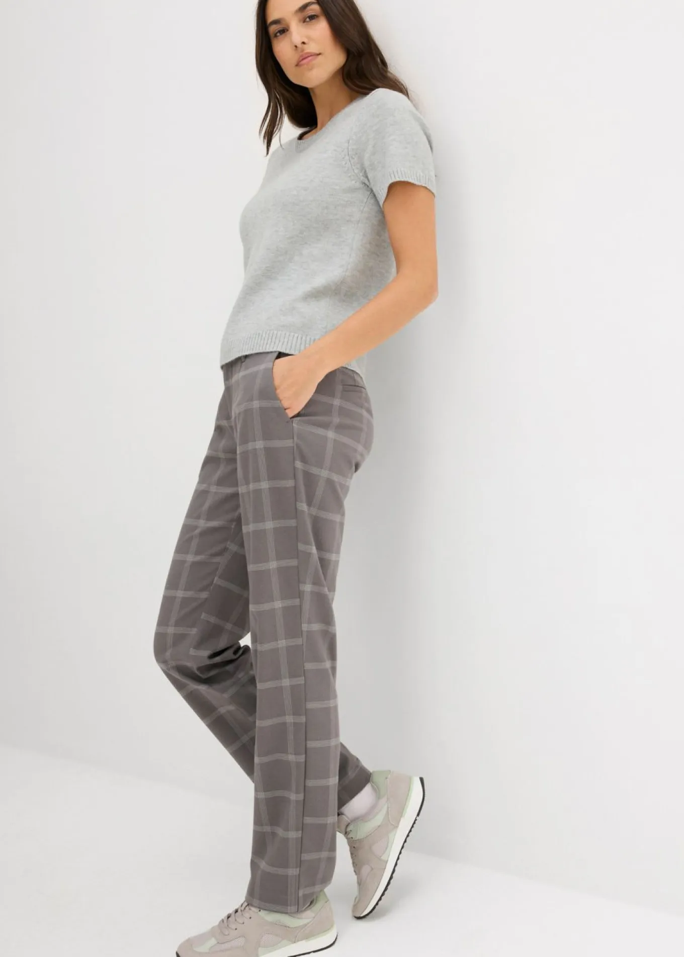 Pantalón tipo chino de cuadros